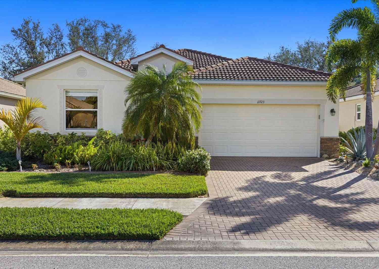 11723 Breadfruit Lane, VENICE, Florida image 1