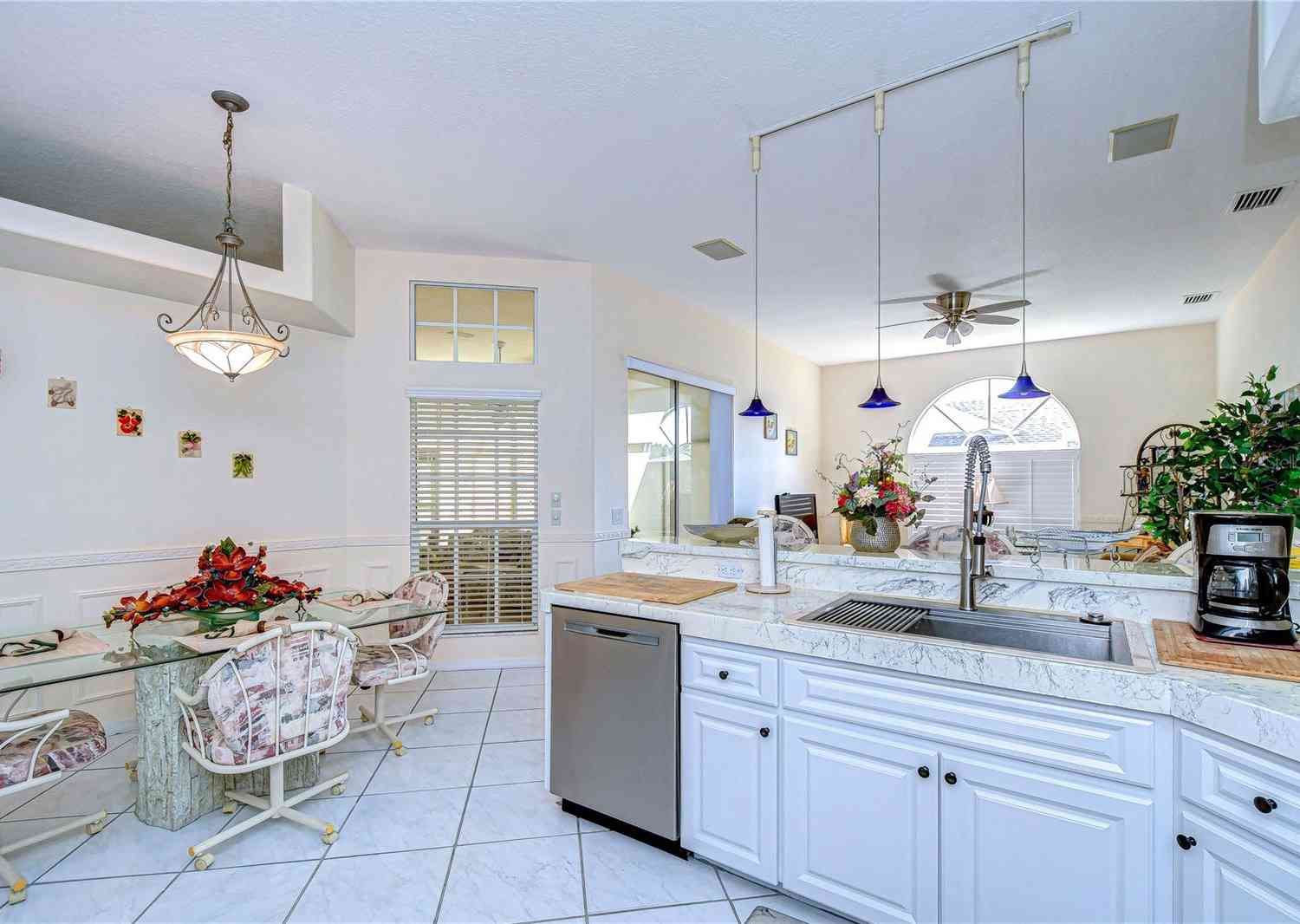 8704 Cypress Lakes Boulevard, New Port Richey, Florida image 17