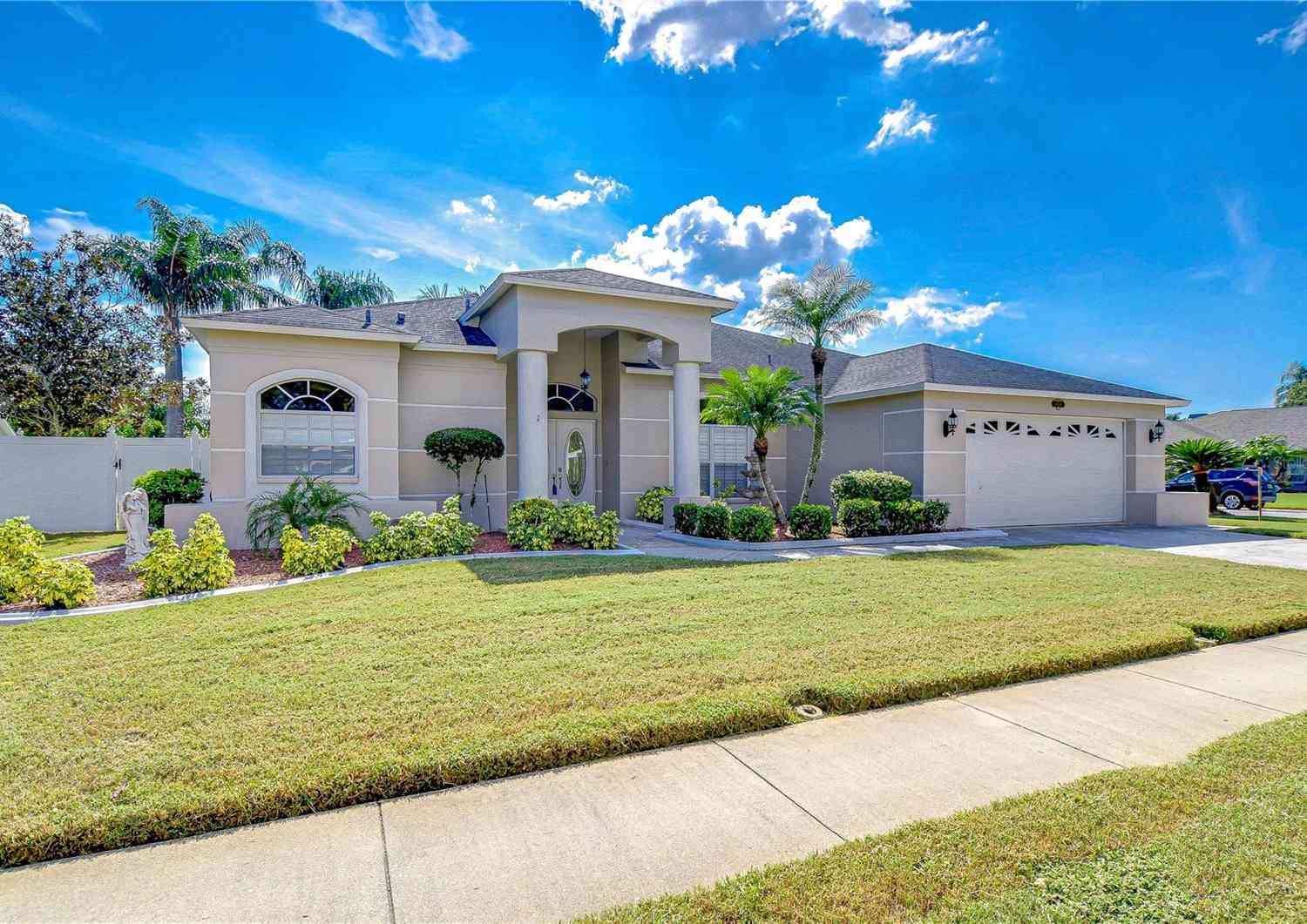 8704 Cypress Lakes Boulevard, New Port Richey, Florida image 1