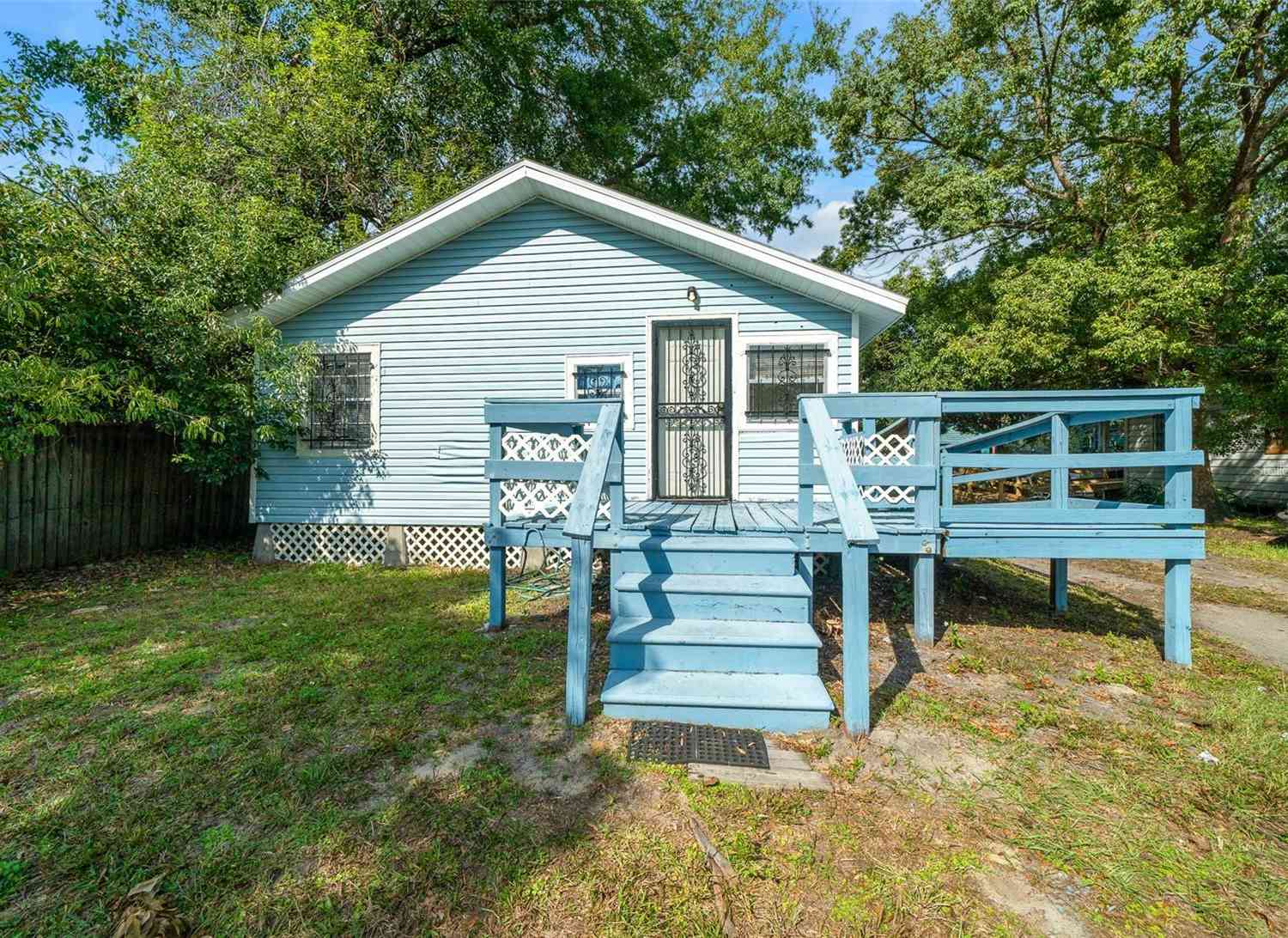 425 NW 6th Place, GAINESVILLE, Florida image 2