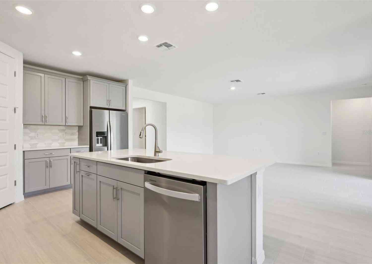 14022 Ginnie Springs Way, PARRISH, Florida image 9