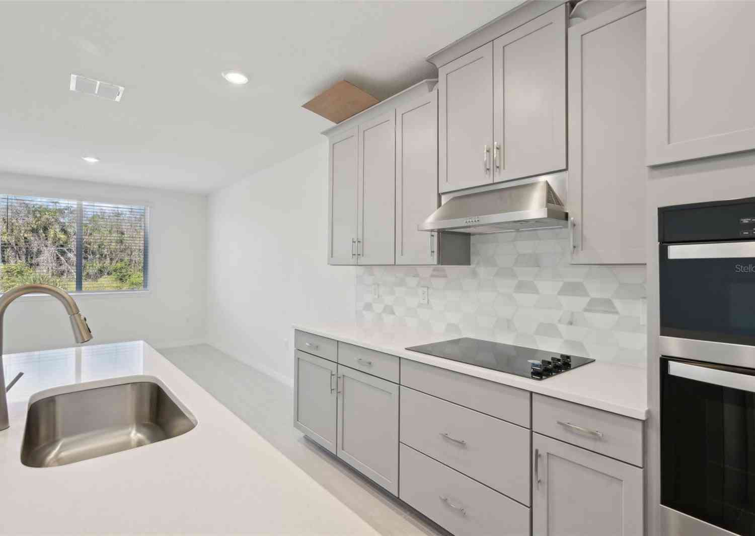 14022 Ginnie Springs Way, PARRISH, Florida image 7