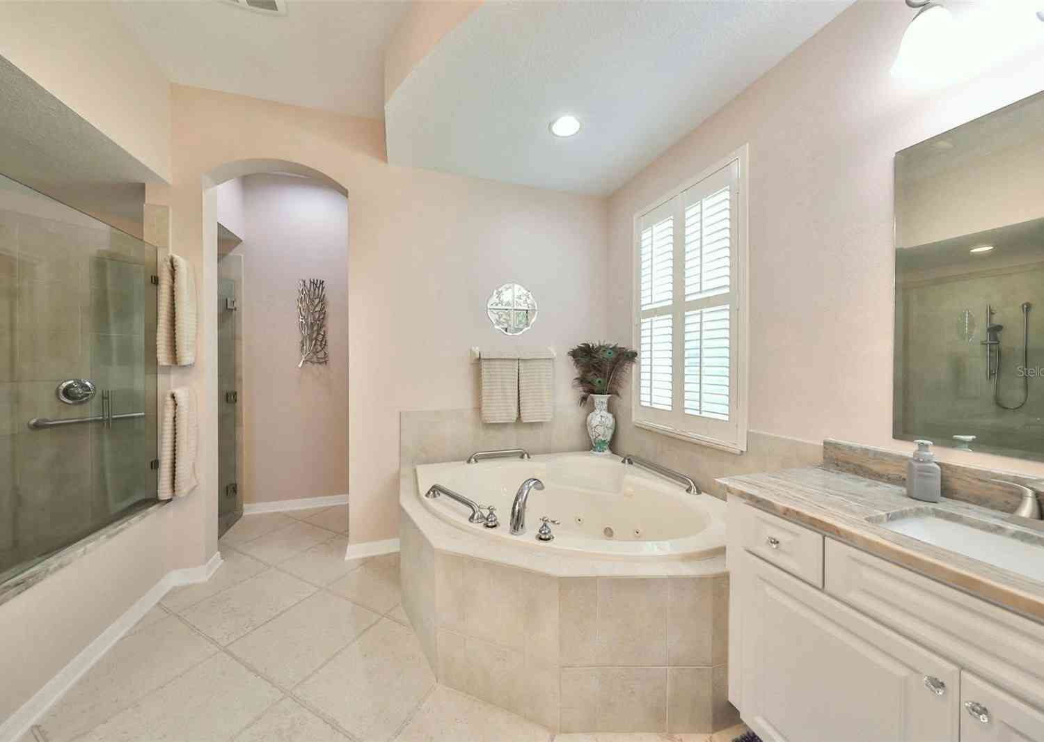 618 Islebay Drive, Apollo Beach, Florida image 30