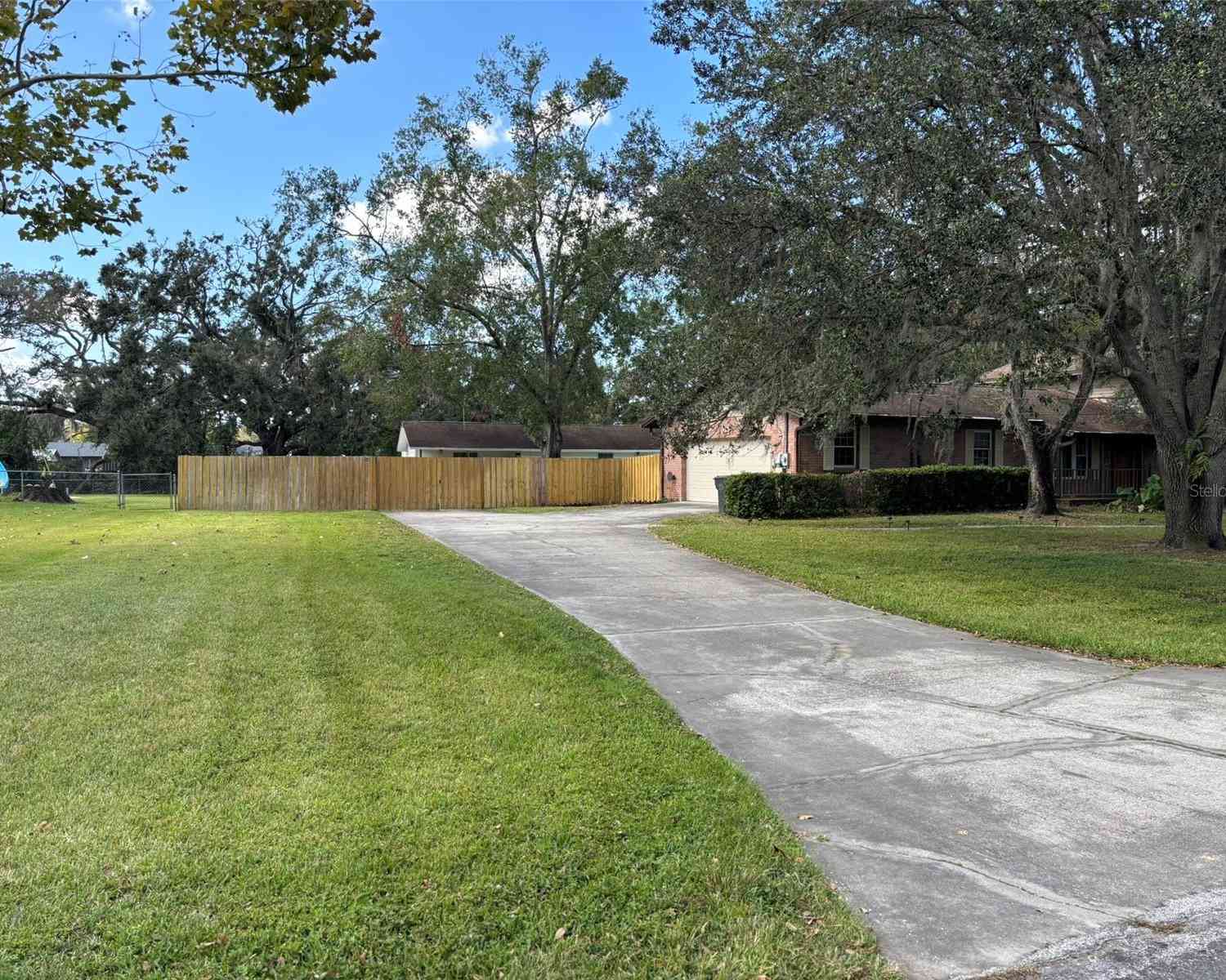 411 El Greco Drive, BRANDON, Florida image 4