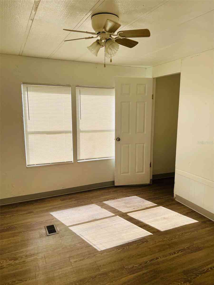 10642 Shalimar Street, New Port Richey, Florida image 17