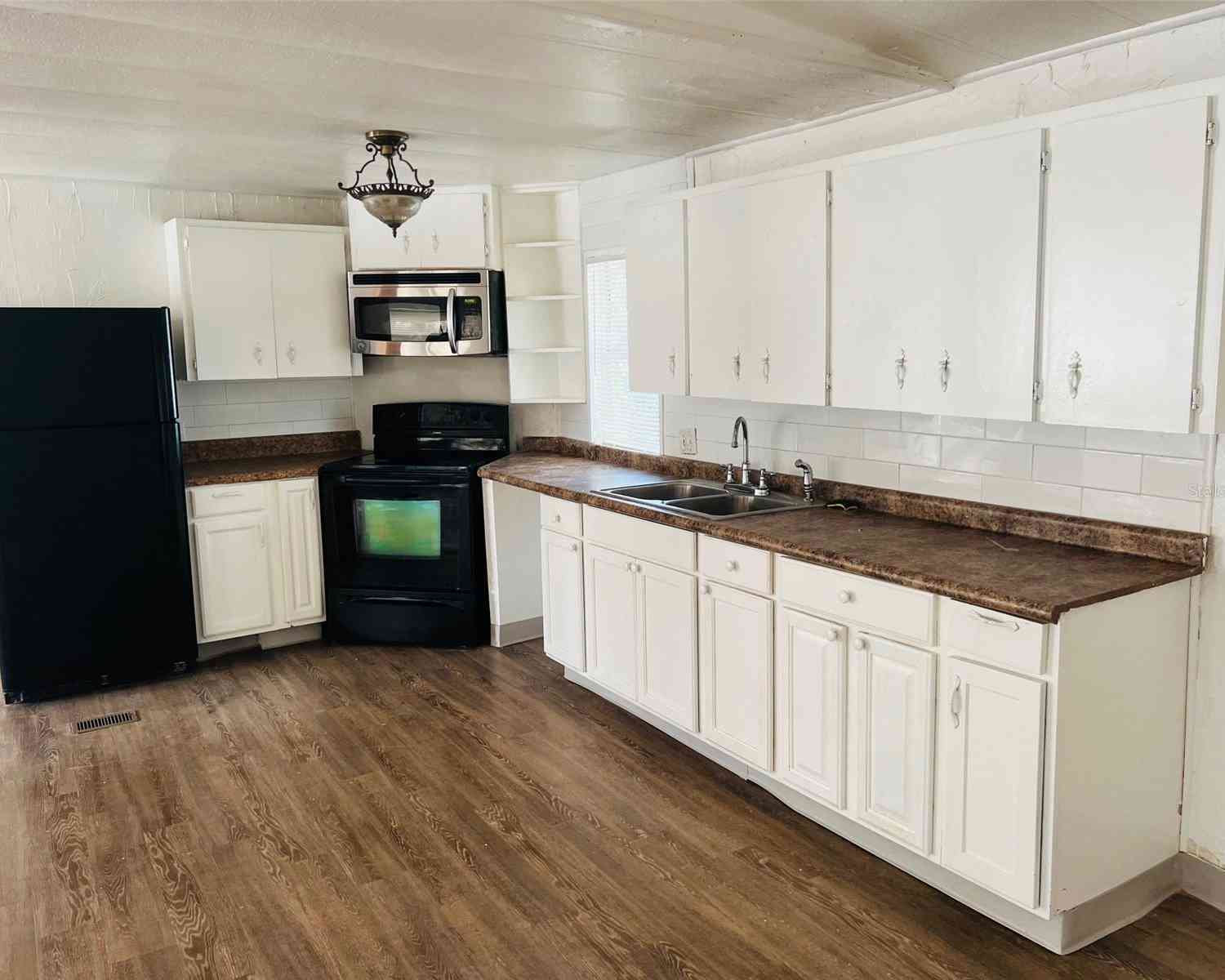 10642 Shalimar Street, New Port Richey, Florida image 2