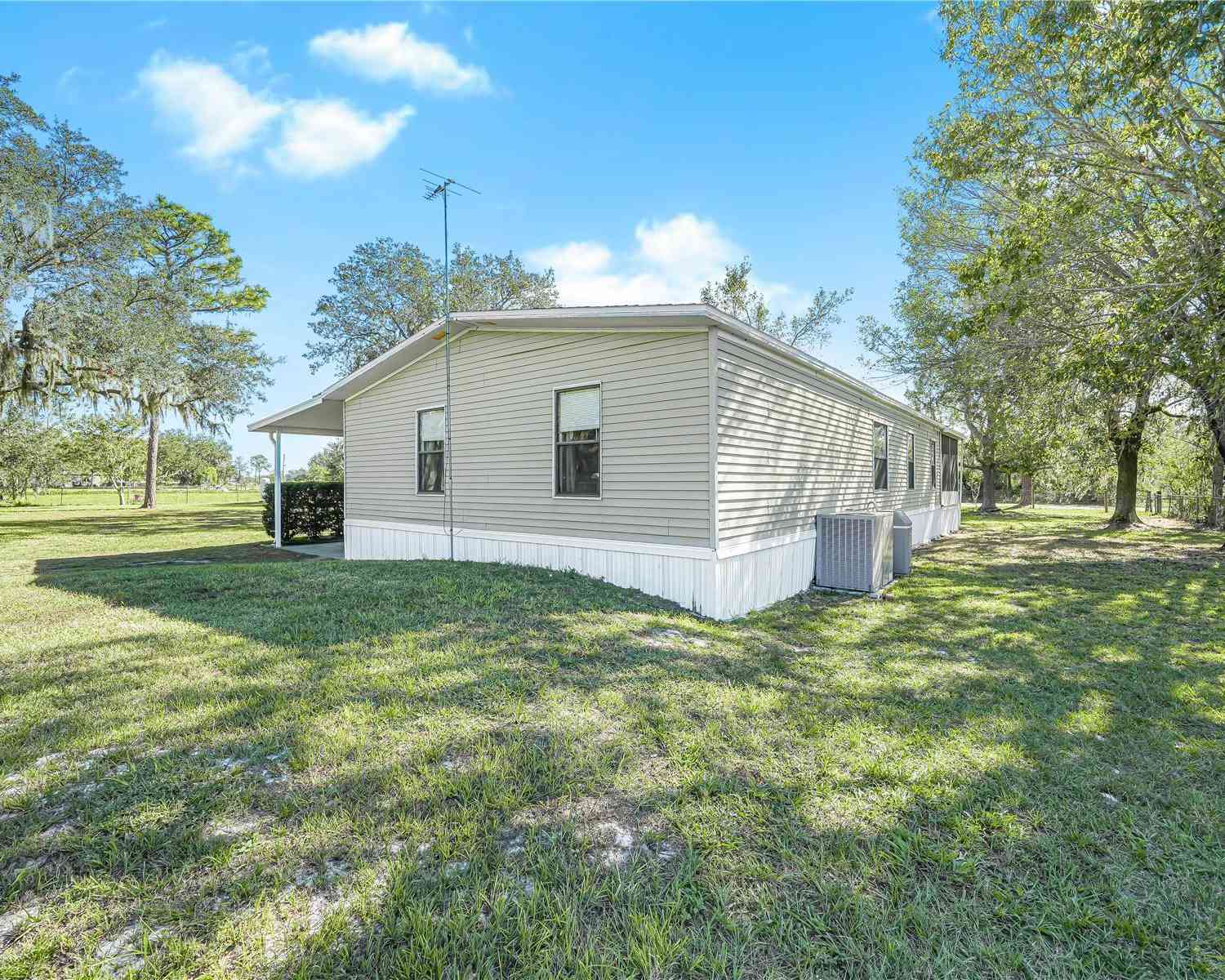 4910 Greyhound Avenue, LAKE WALES, Florida image 8