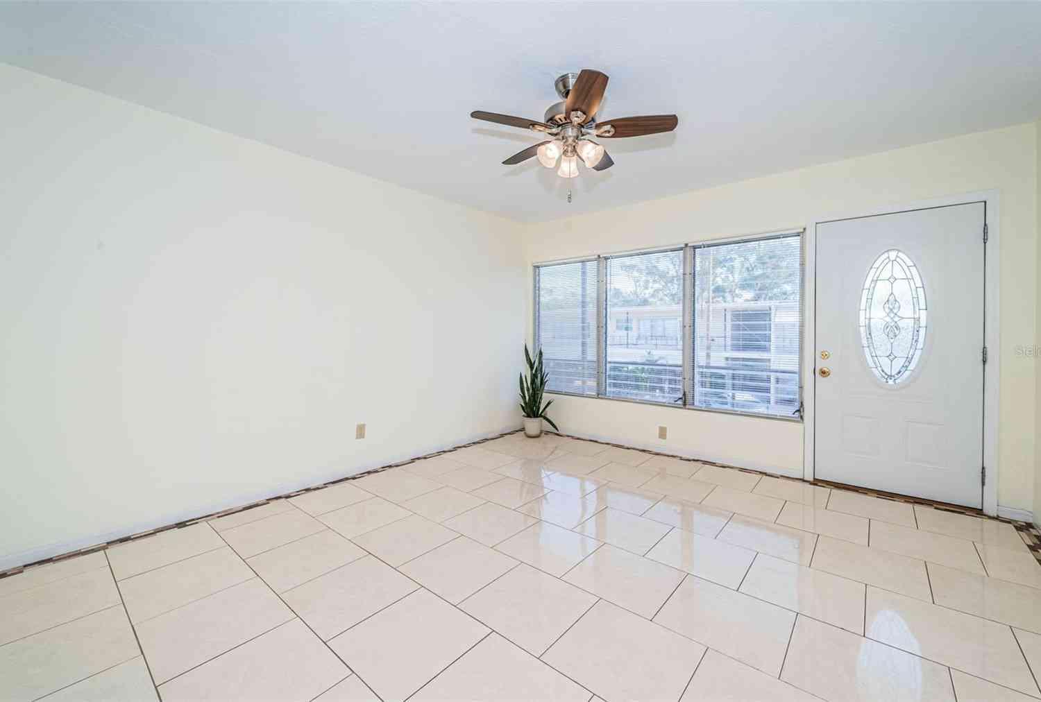 4144 56th Street #810, Kenneth City, Florida image 3