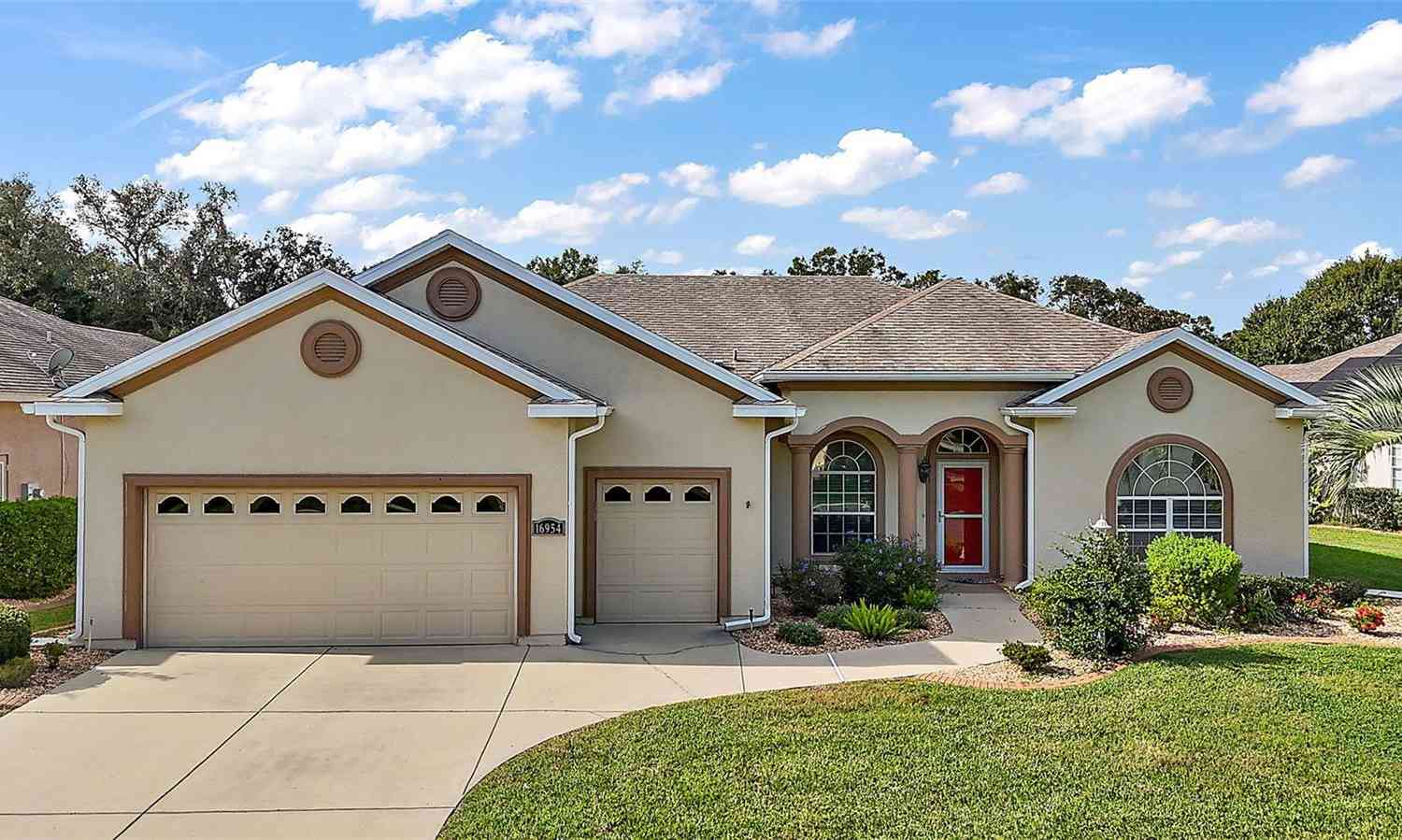 16954 SE 109th Avenue, SUMMERFIELD, Florida image 1