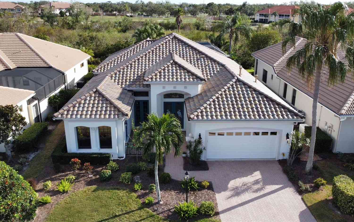 7060 Whitemarsh Circle, LAKEWOOD RANCH, Florida image 2