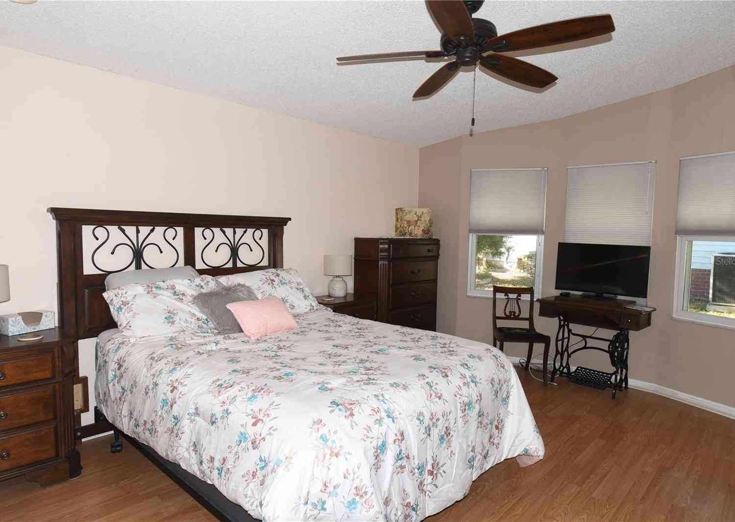 1153 Del Toro Drive, THE VILLAGES, Florida image 11