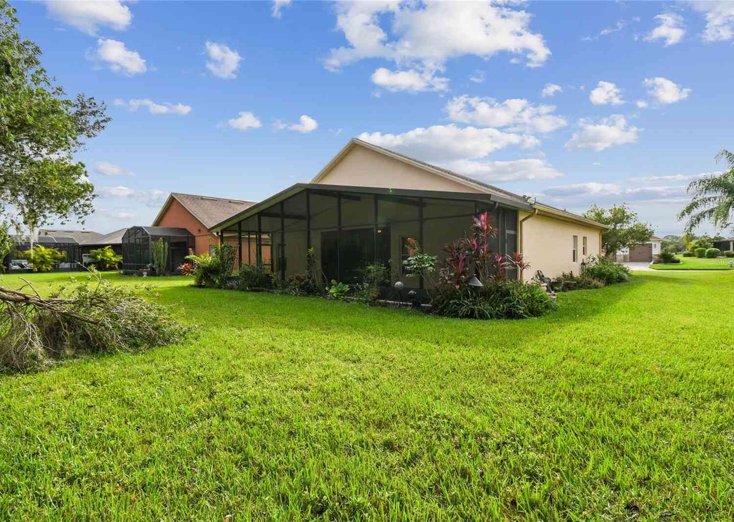 540 Genoa Dr, POINCIANA, Florida image 3