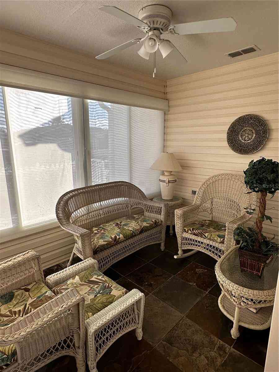 9321 SE 172nd Augusta Lane, THE VILLAGES, Florida image 5