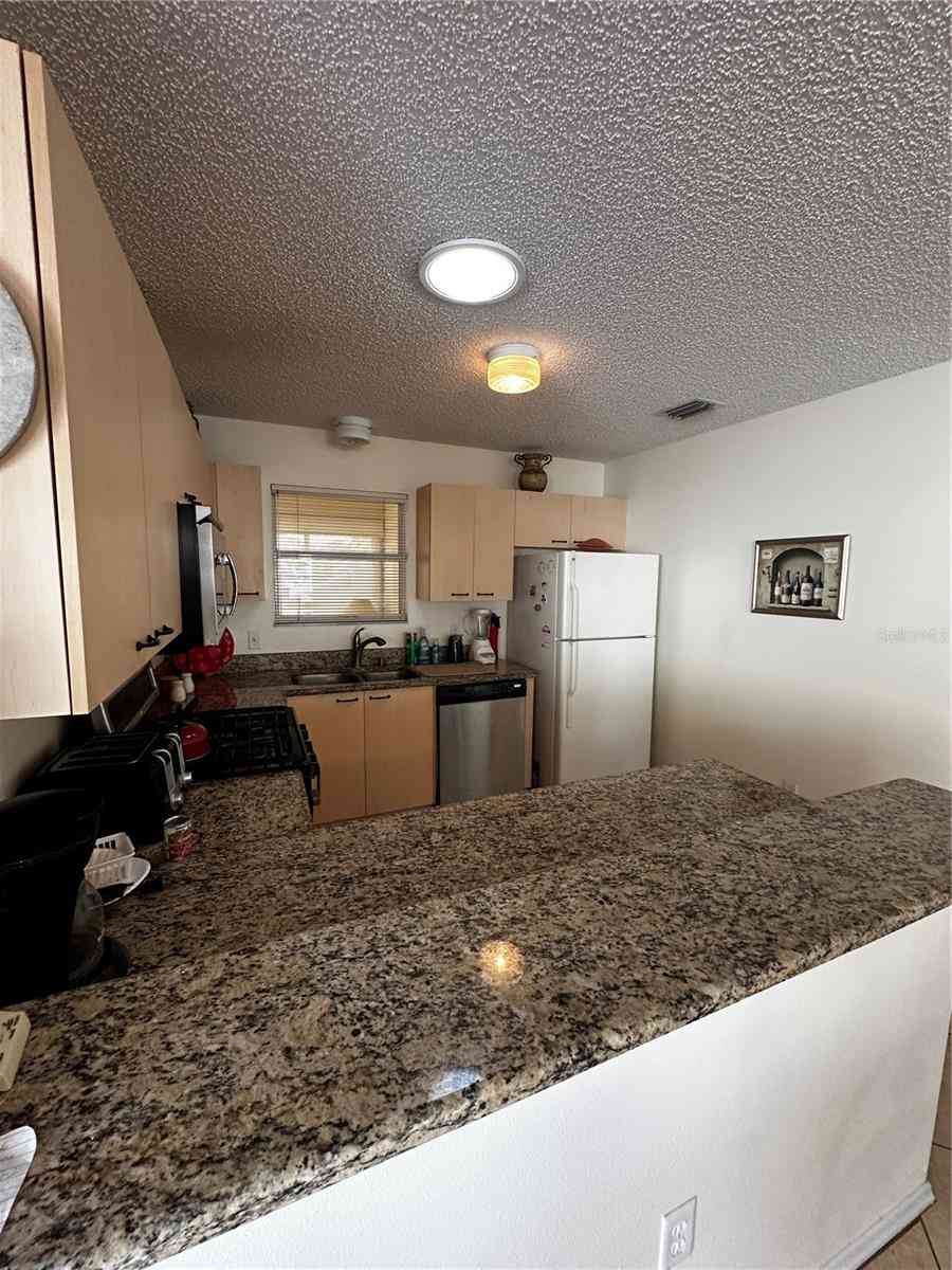 9321 SE 172nd Augusta Lane, THE VILLAGES, Florida image 7