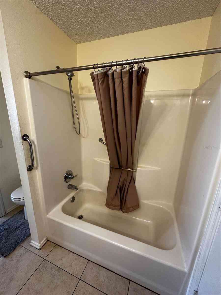 9321 SE 172nd Augusta Lane, THE VILLAGES, Florida image 16