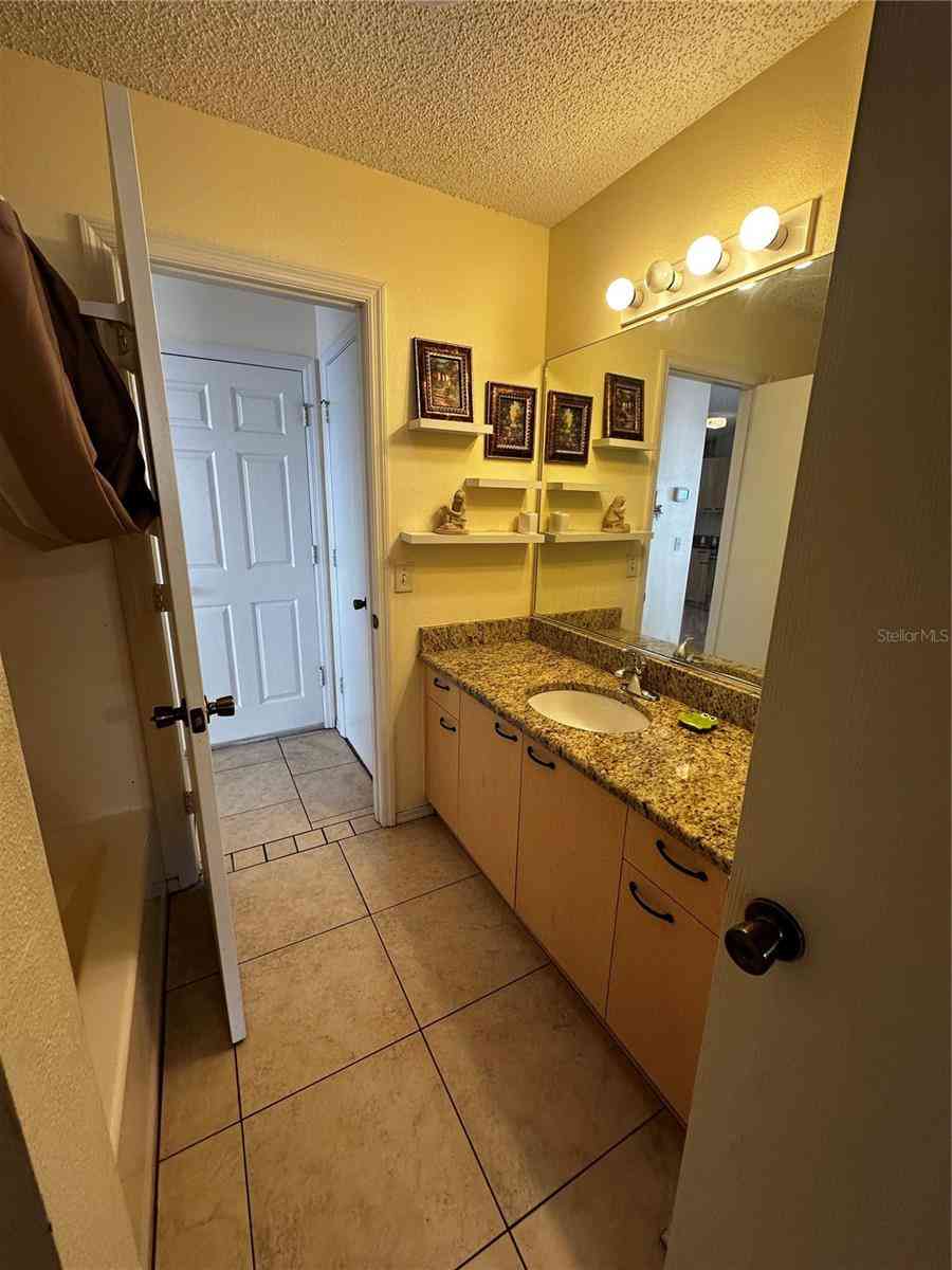 9321 SE 172nd Augusta Lane, THE VILLAGES, Florida image 15