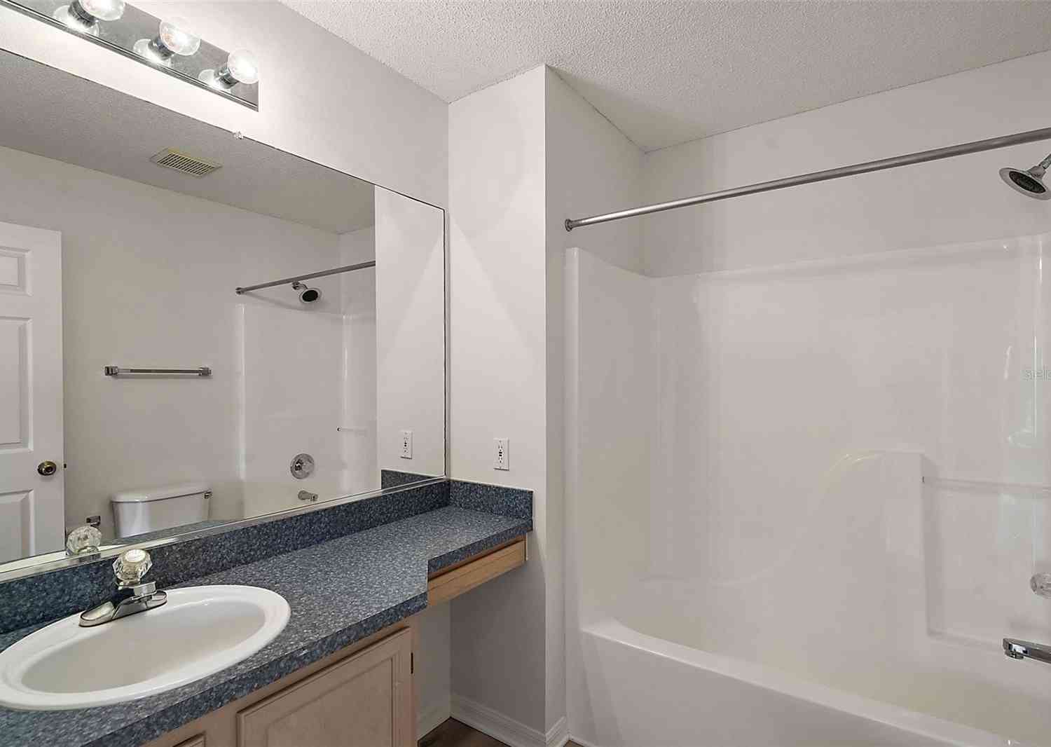2788 Privada Drive, THE VILLAGES, Florida image 21