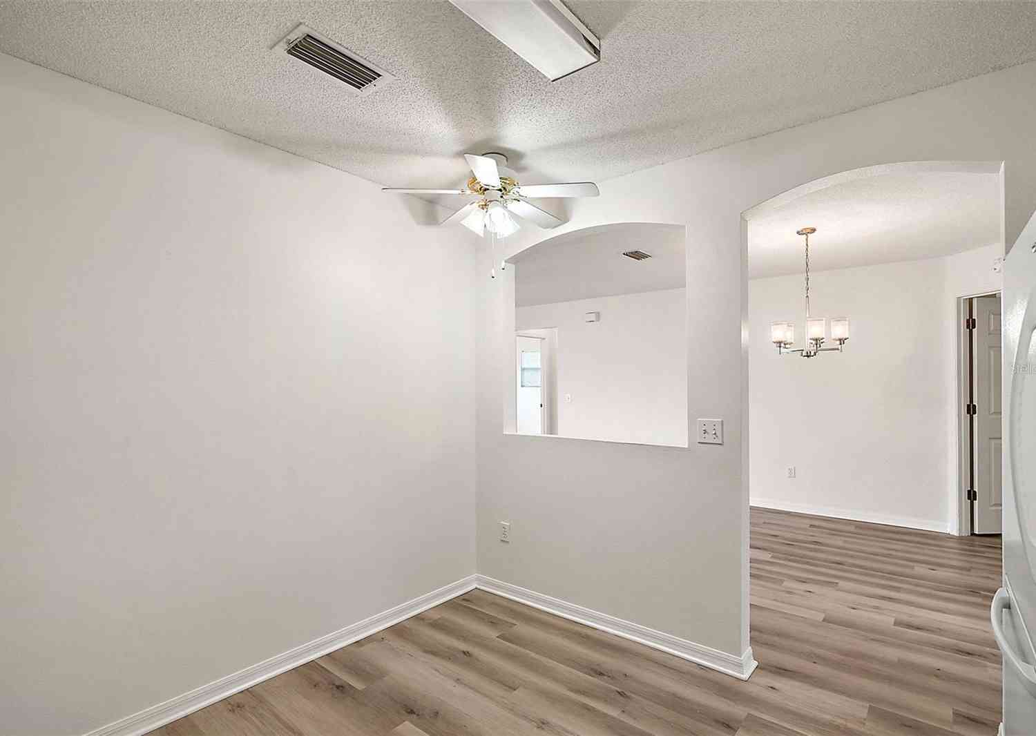2788 Privada Drive, THE VILLAGES, Florida image 11