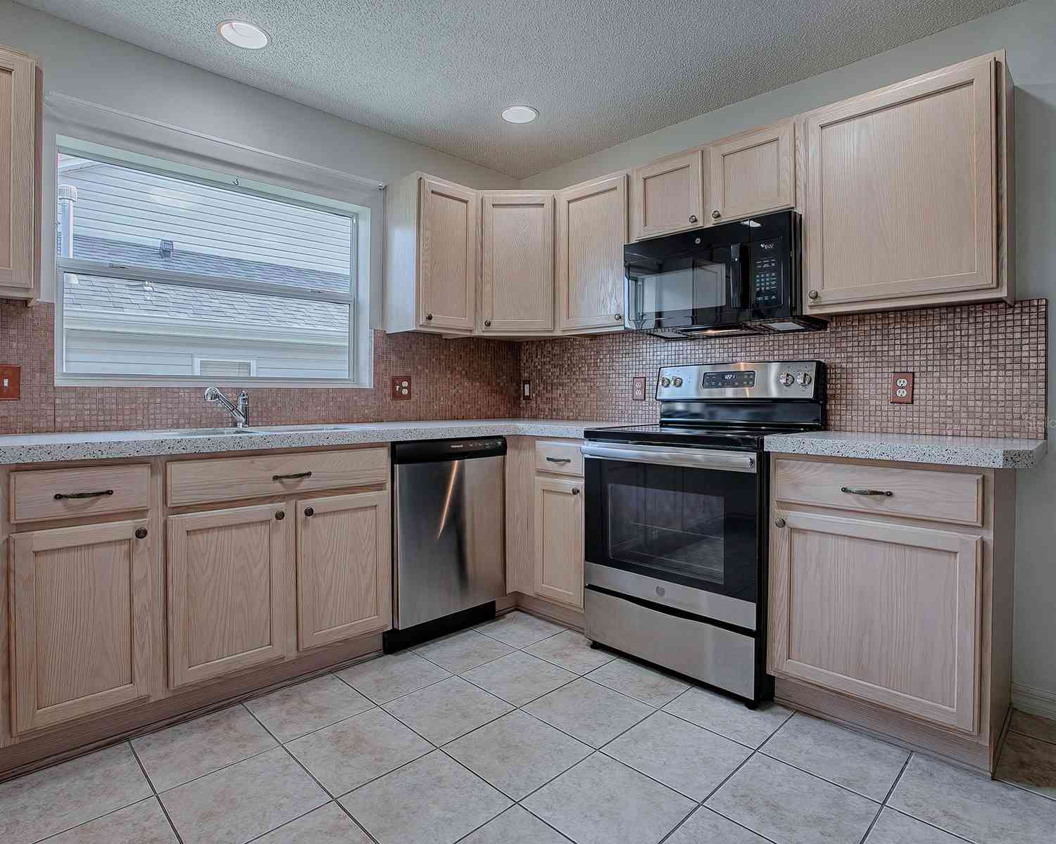 8288 SE 177th Winterthur Loop, THE VILLAGES, Florida image 7