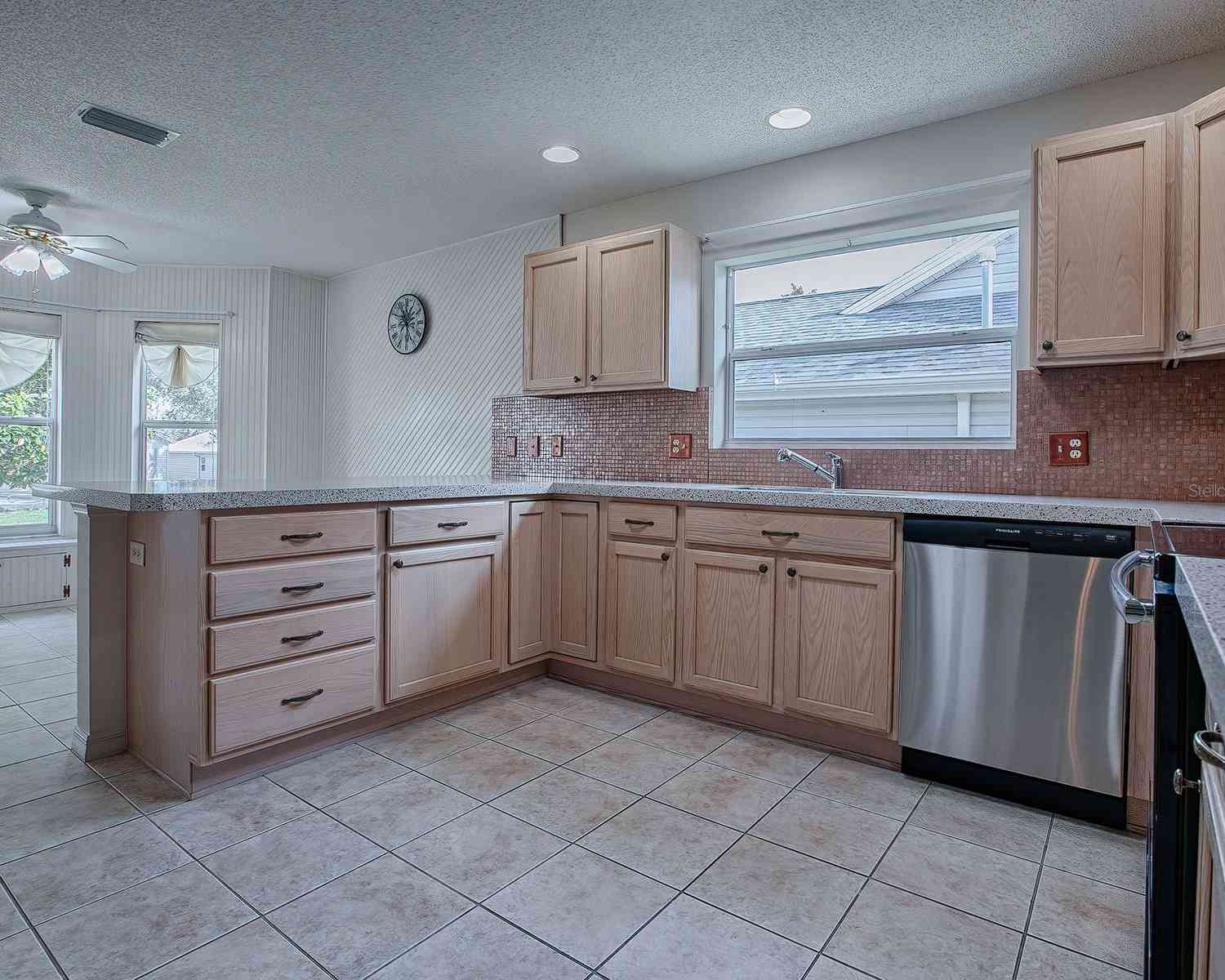 8288 SE 177th Winterthur Loop, THE VILLAGES, Florida image 6