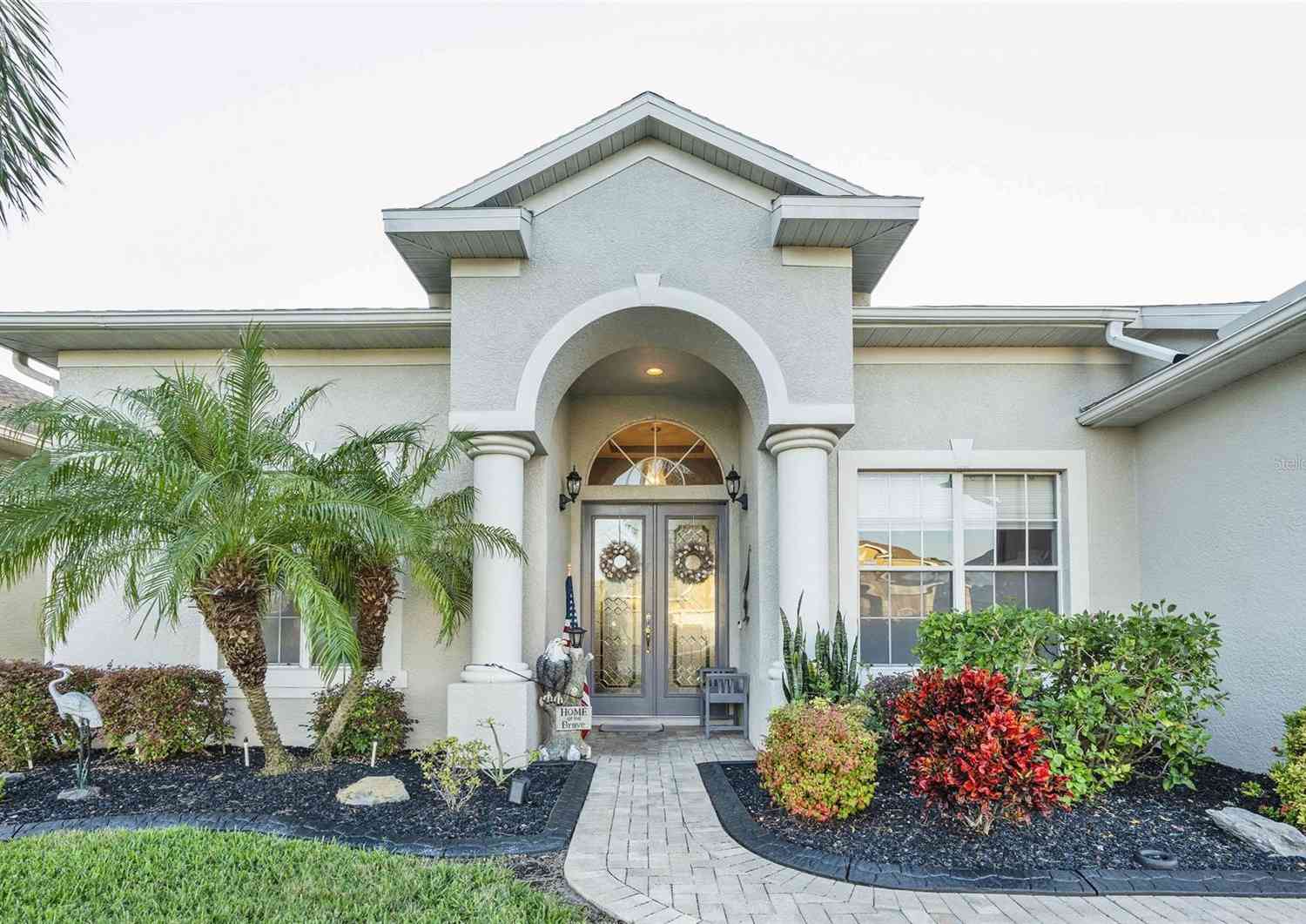 2533 Wood Pointe Drive, HOLIDAY, Florida image 1