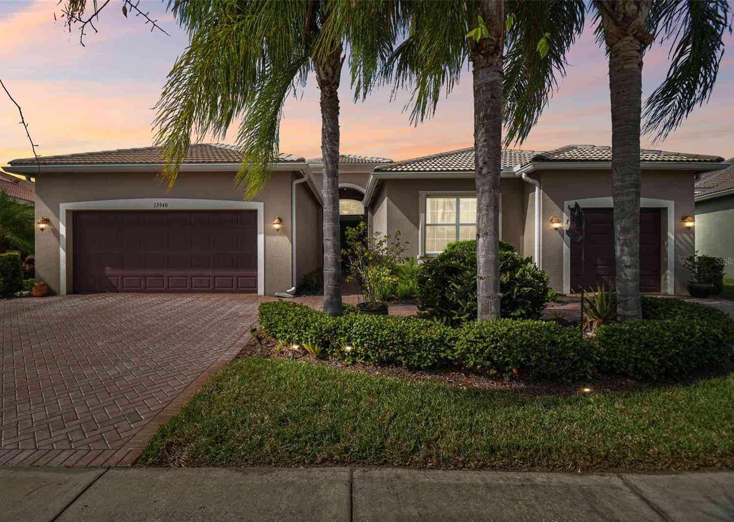 15940 Cape Coral Drive, WIMAUMA, Florida image 2