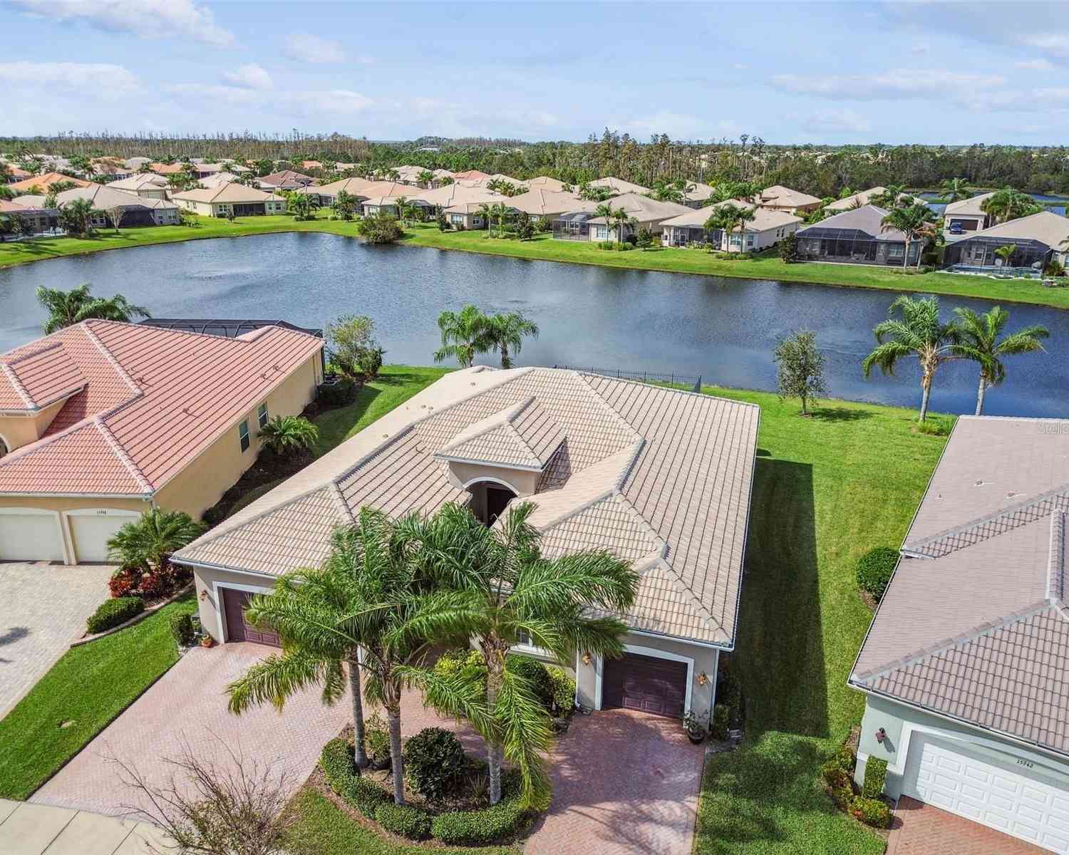 15940 Cape Coral Drive, WIMAUMA, Florida image 3