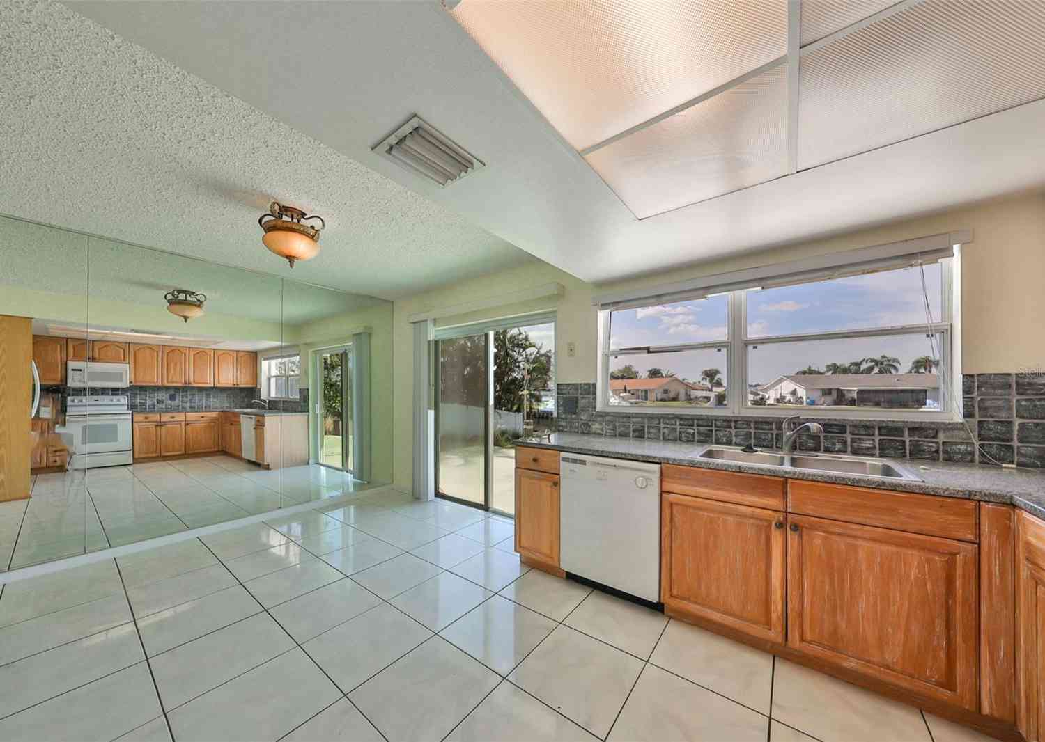 6512 Bimini Court, Apollo Beach, Florida image 16