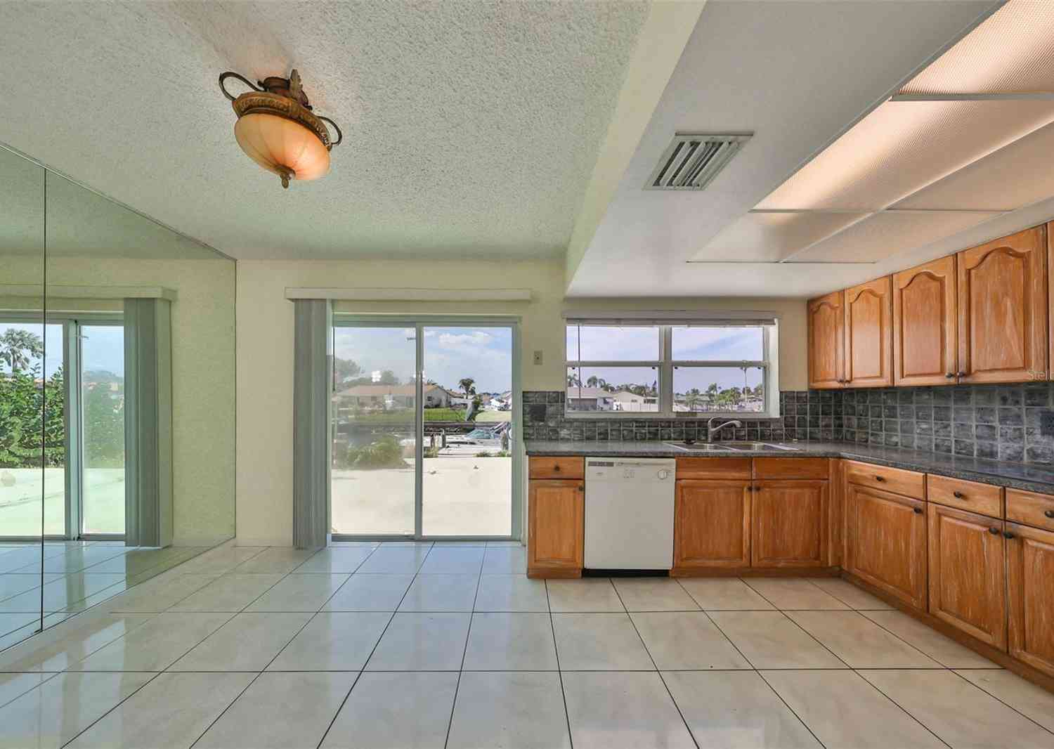 6512 Bimini Court, Apollo Beach, Florida image 12