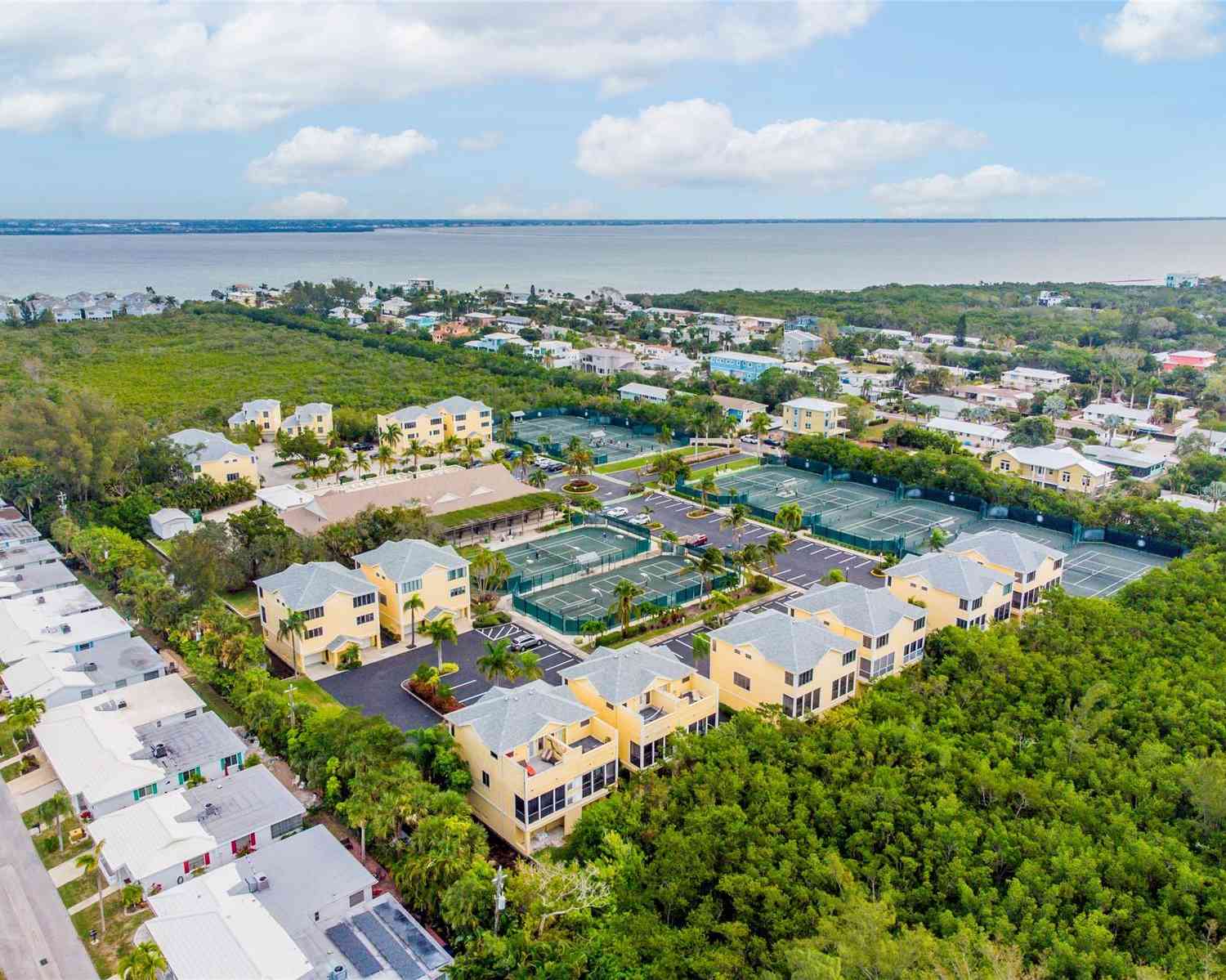 619 Cedars Court, LONGBOAT KEY, Florida image 6