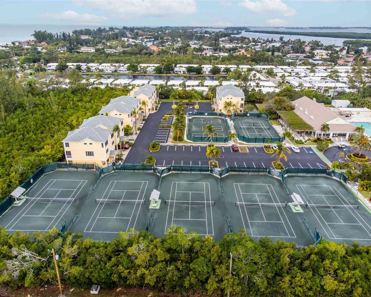 619 Cedars Court, LONGBOAT KEY, Florida image 9