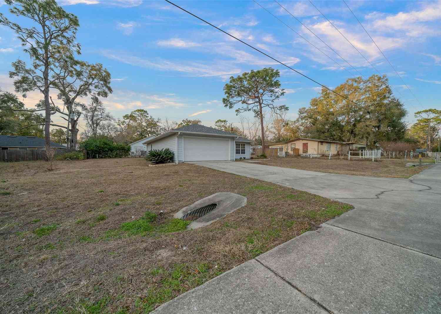 535 E Thrasher Drive, BRONSON, Florida image 8