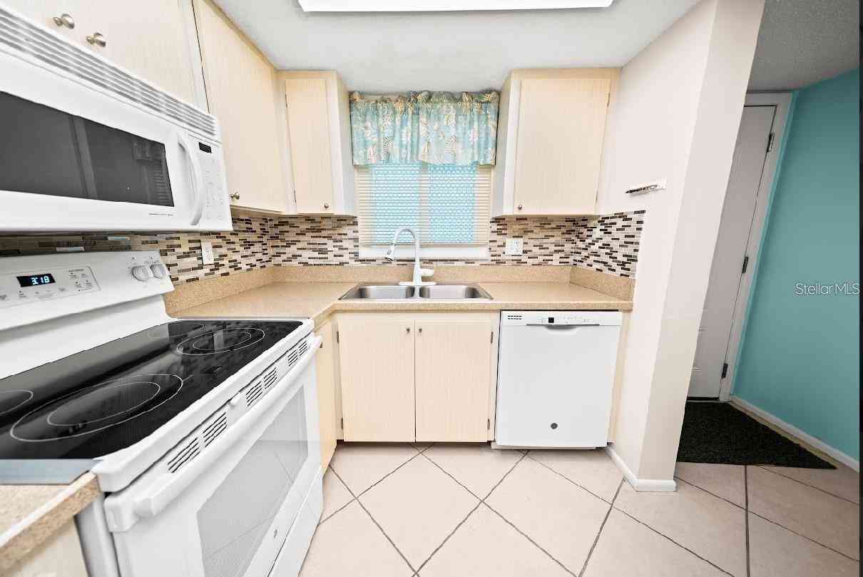 3532 Lake Bayshore Drive #K117, BRADENTON, Florida image 13