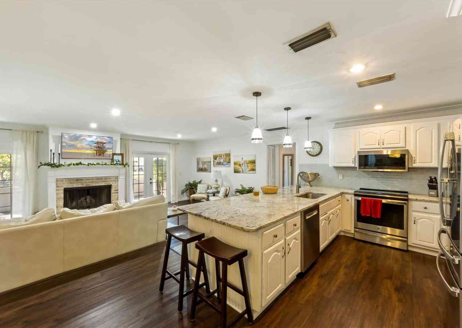 4513 33rd Avenue, BRADENTON, Florida image 3