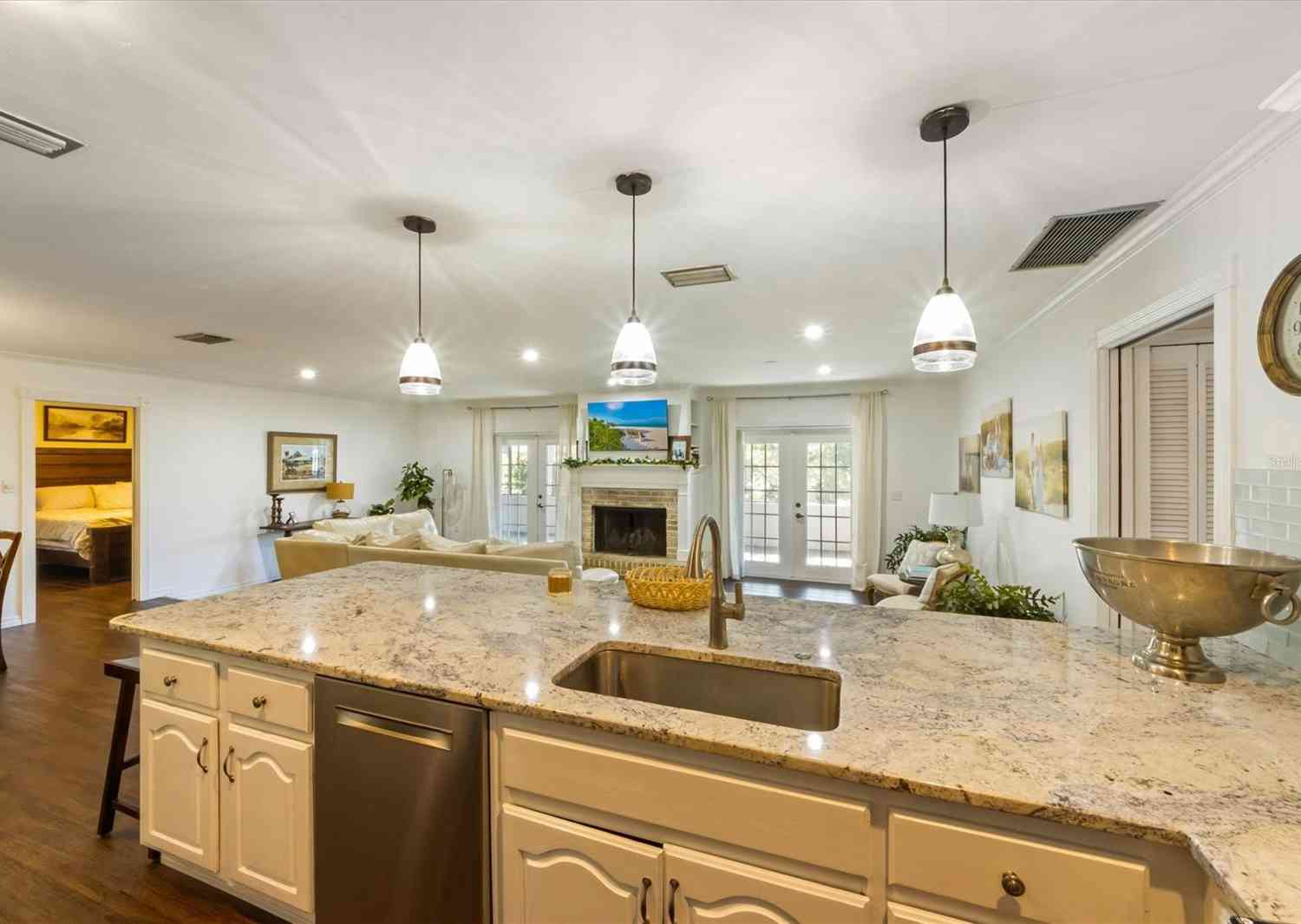 4513 33rd Avenue, BRADENTON, Florida image 6