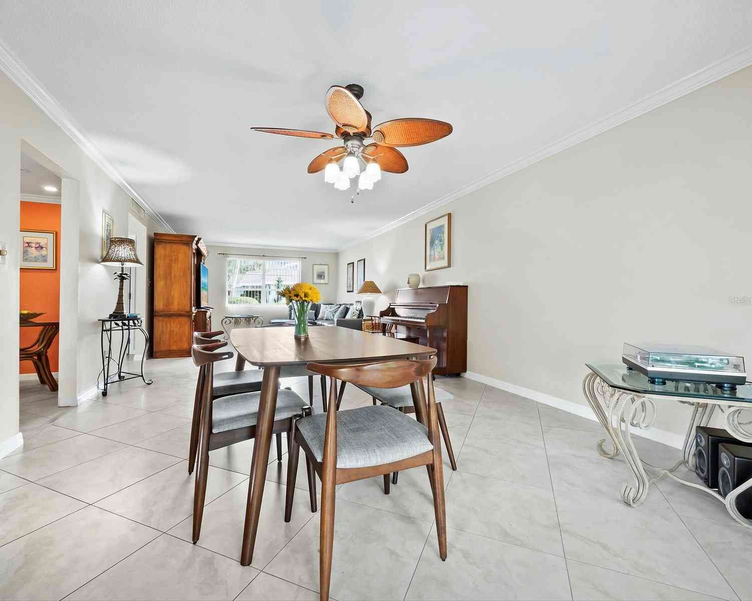 565 Sutton Place #V-9, LONGBOAT KEY, Florida image 13