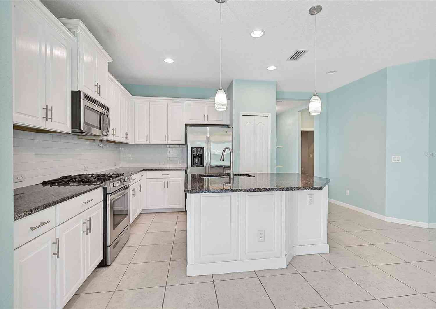 5418 Fairfield Boulevard, BRADENTON, Florida image 4