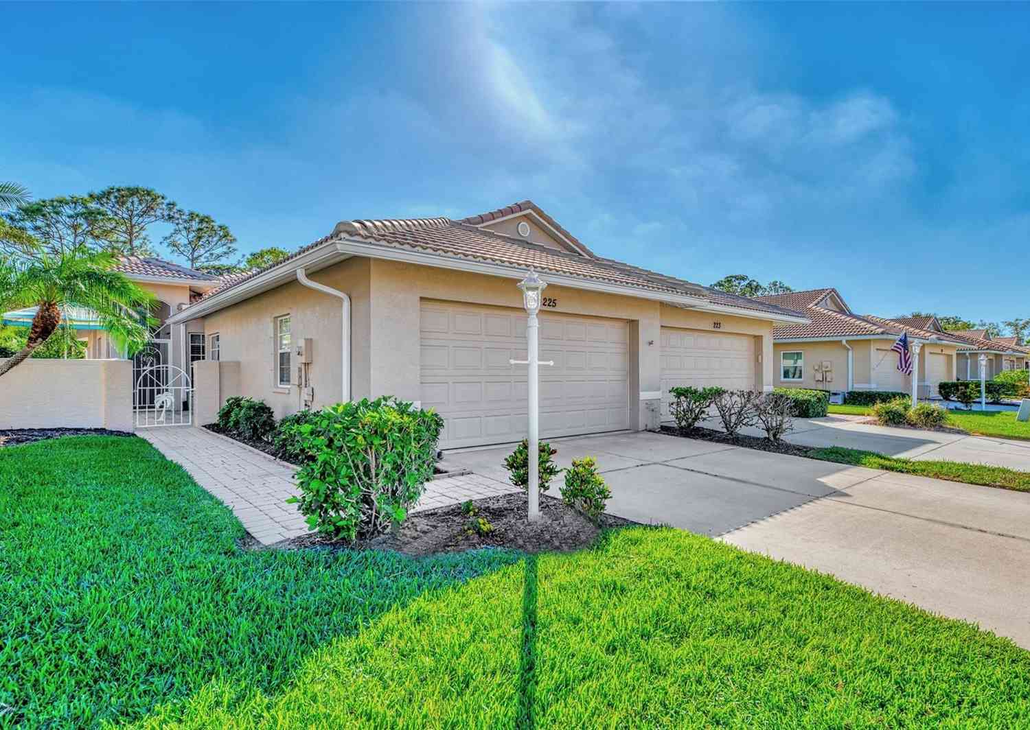 225 Auburn Woods Circle, VENICE, Florida image 1