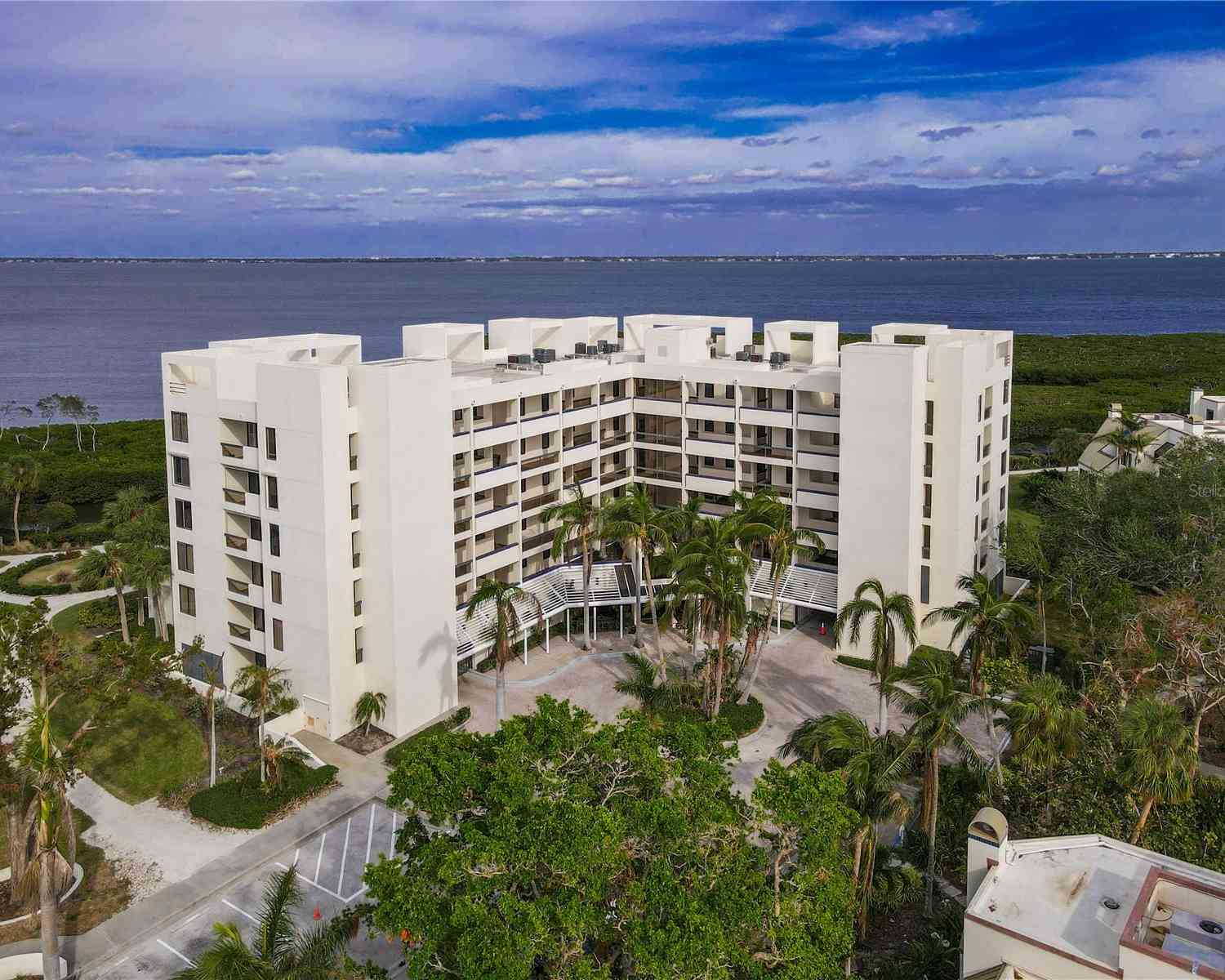 1930 Harbourside Drive #152, LONGBOAT KEY, Florida image 2