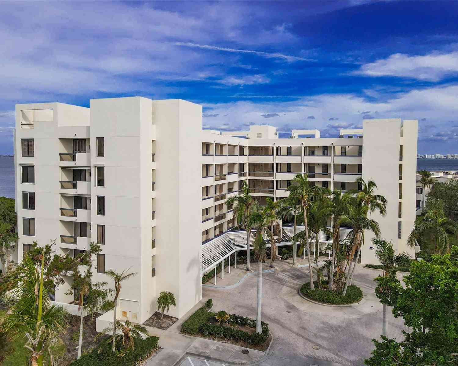 1930 Harbourside Drive #152, LONGBOAT KEY, Florida image 1