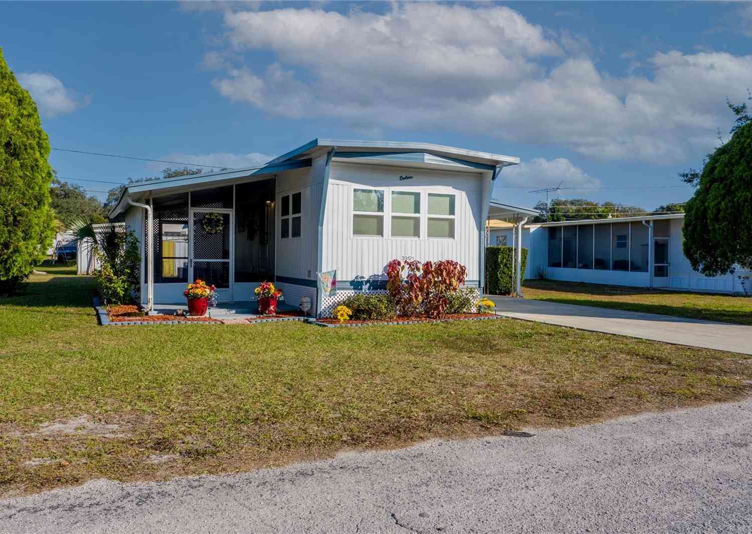 39121 Ola Avenue, ZEPHYRHILLS, Florida image 1