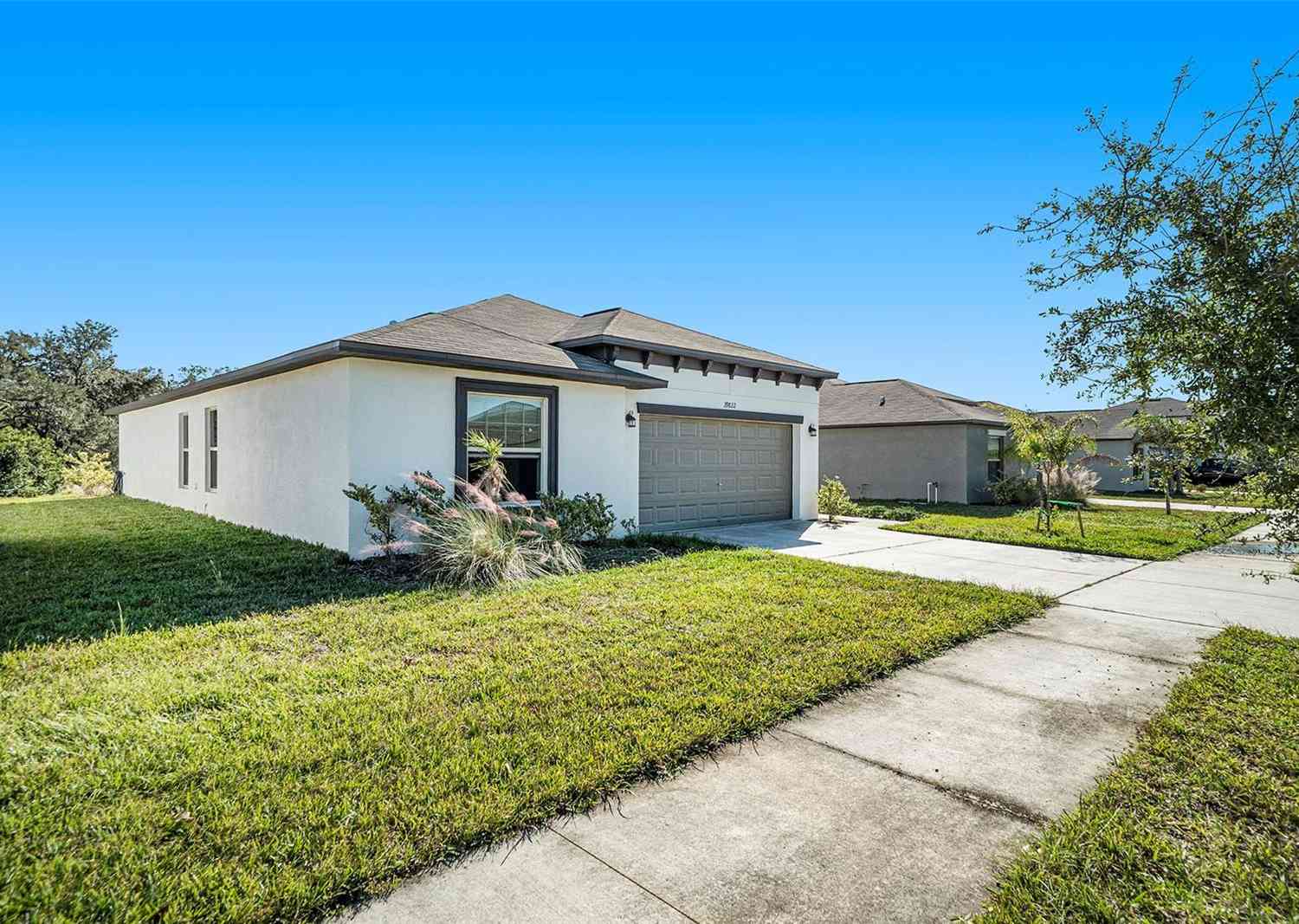 39822 Harmon Grove Court, ZEPHYRHILLS, Florida image 2