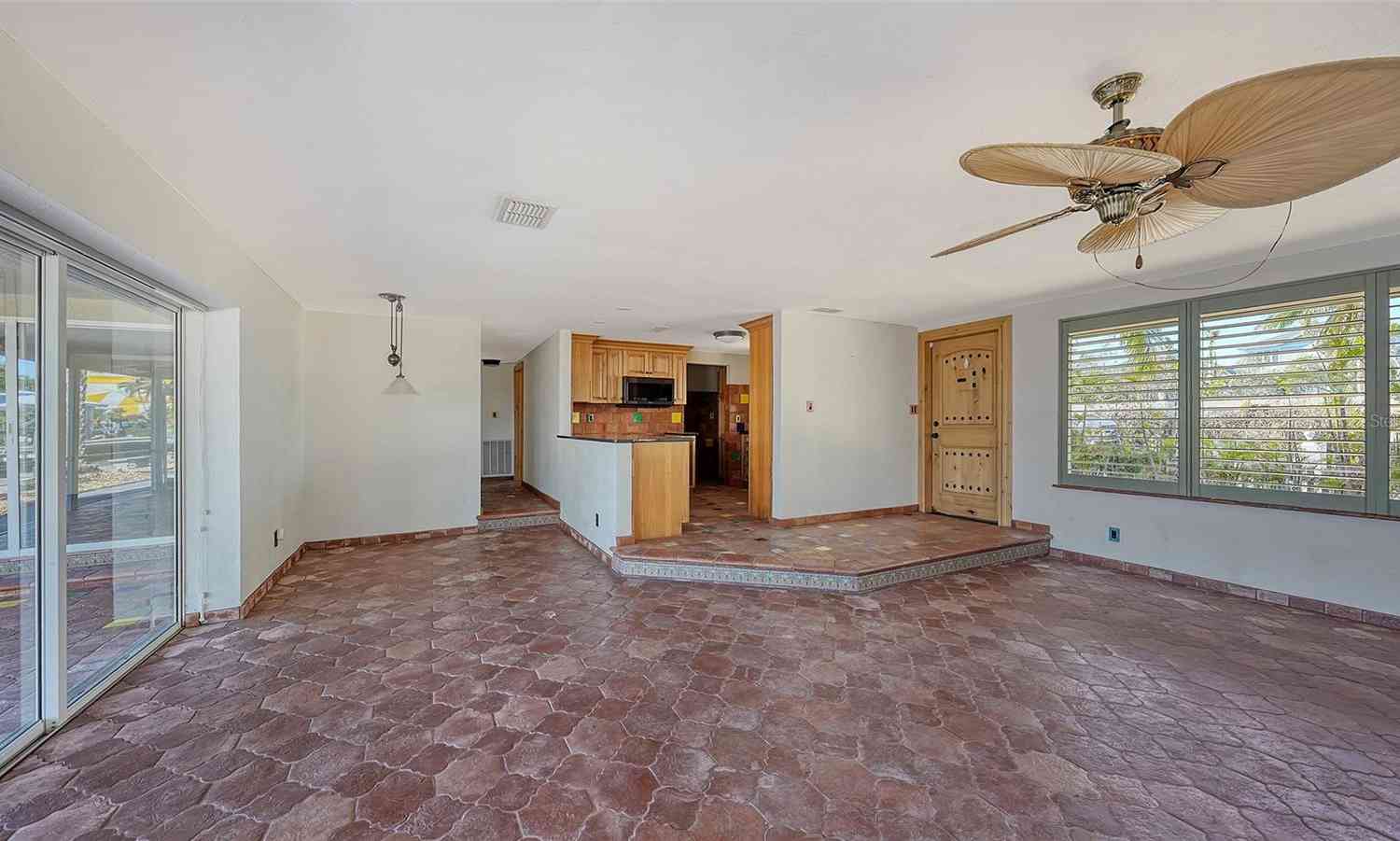 834 Jungle Queen Way, LONGBOAT KEY, Florida image 22