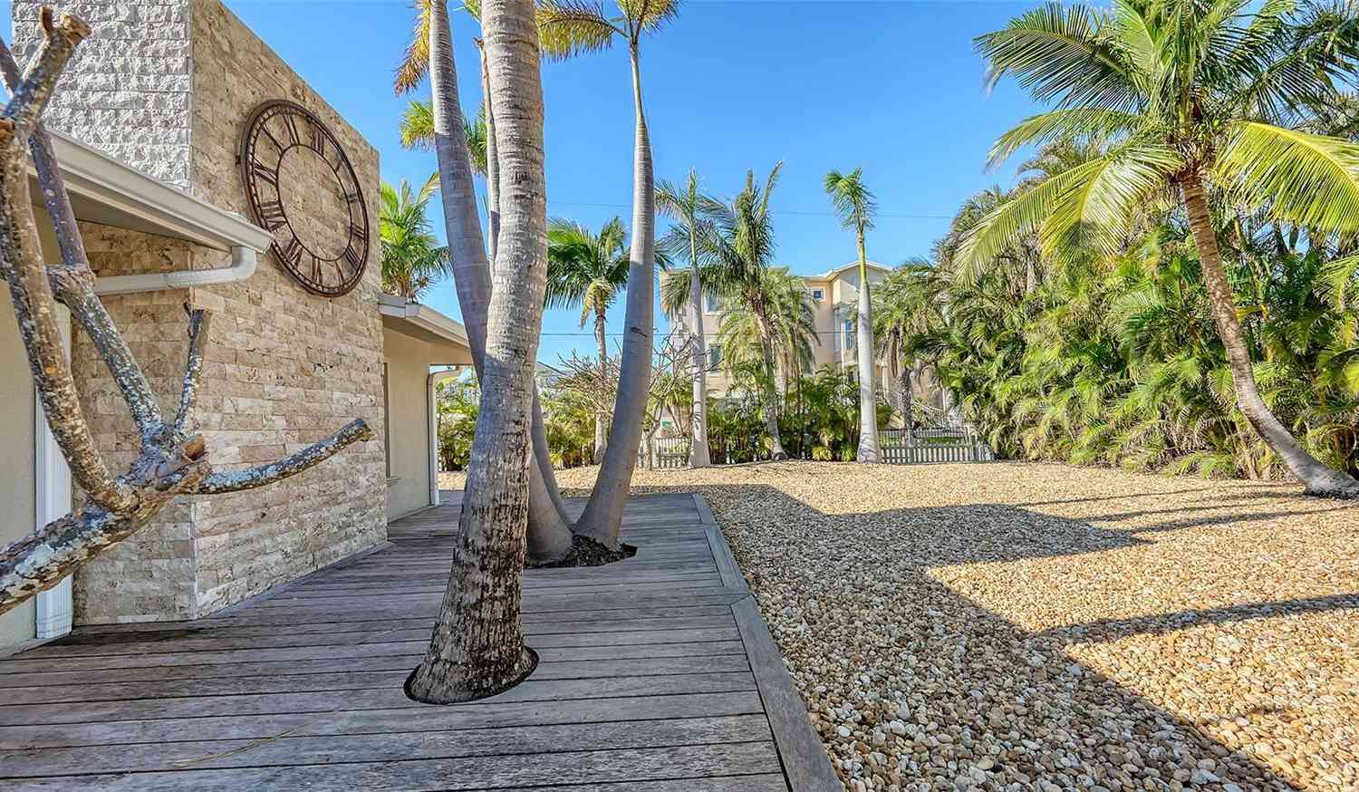 834 Jungle Queen Way, LONGBOAT KEY, Florida image 11