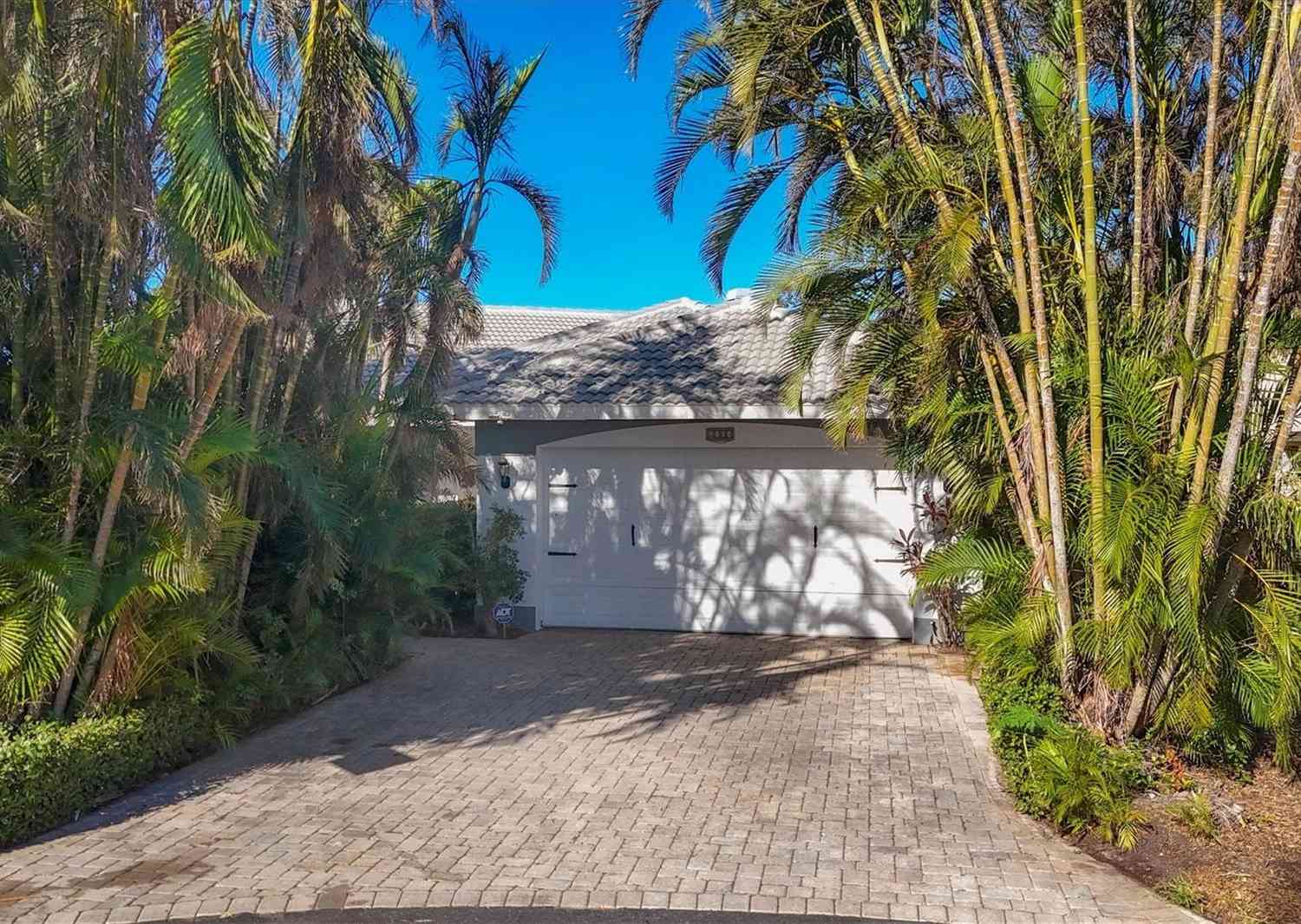 2304 89th Street, BRADENTON, Florida image 2