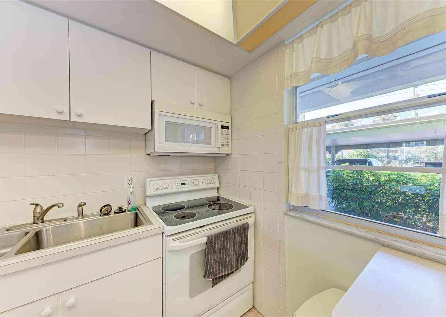 4370 Chatham Drive #104, LONGBOAT KEY, Florida image 13