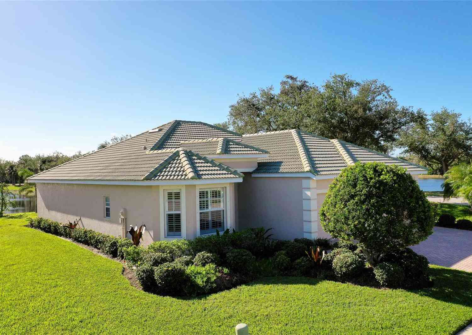 11394 Dancing River Drive, VENICE, Florida image 1