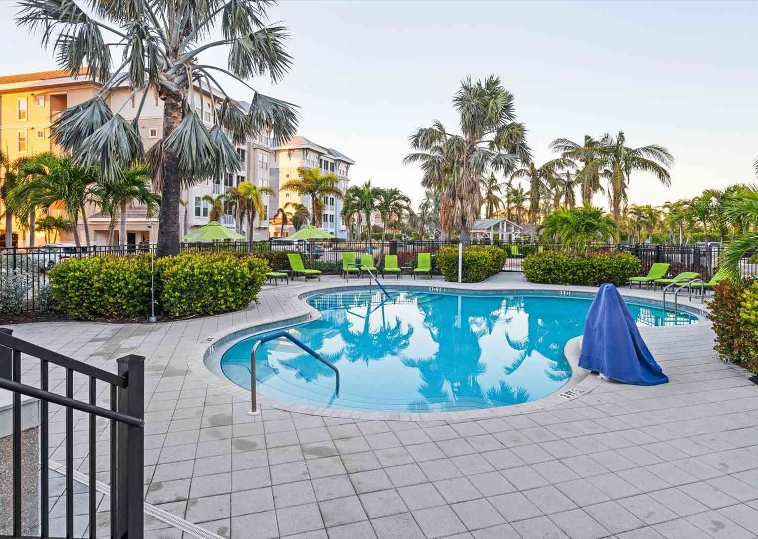 392 Aruba Circle #403, BRADENTON, Florida image 48