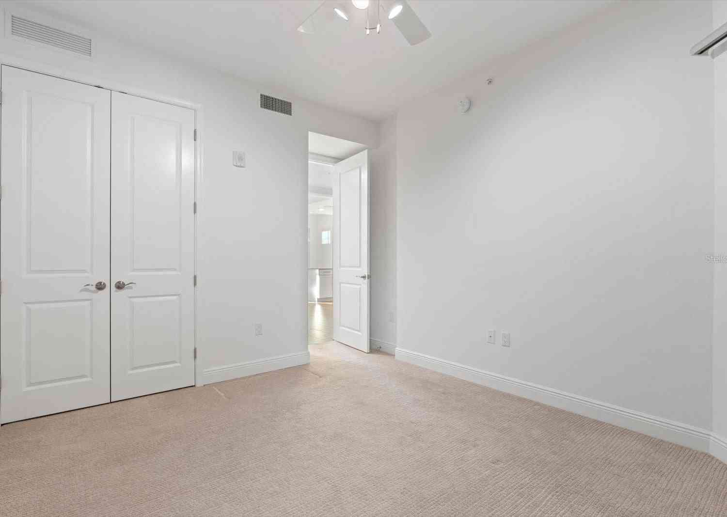 392 Aruba Circle #403, BRADENTON, Florida image 35