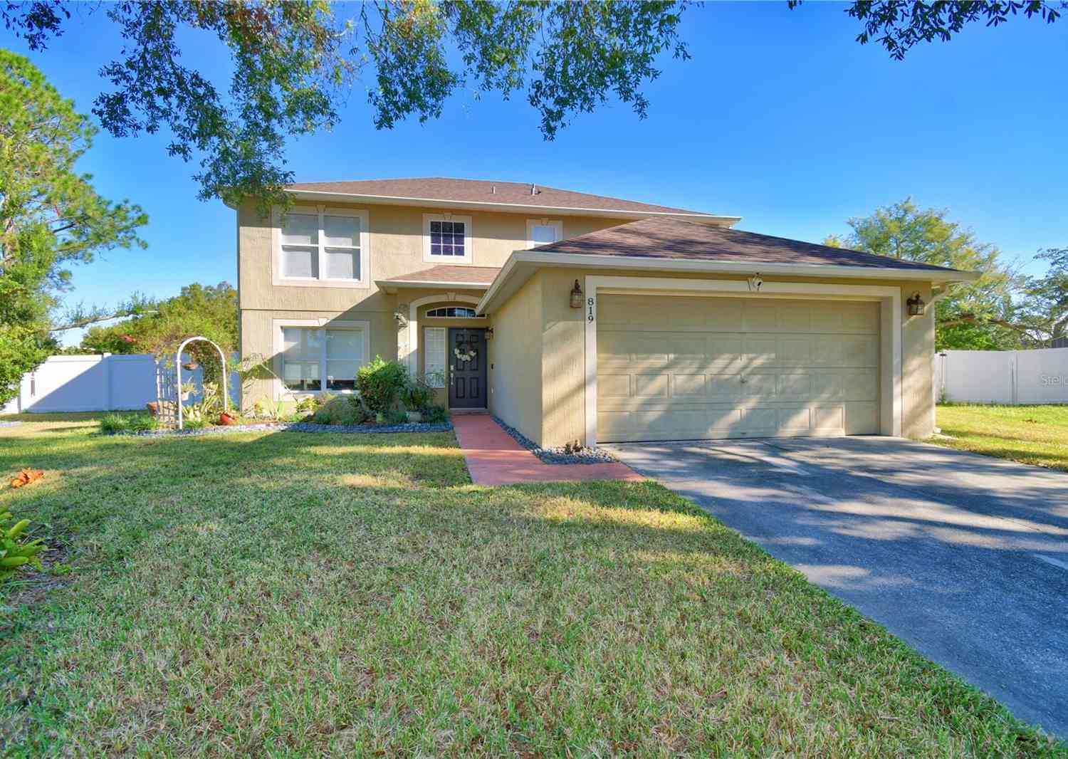 819 Sunset Cove Drive, WINTER HAVEN, Florida image 2